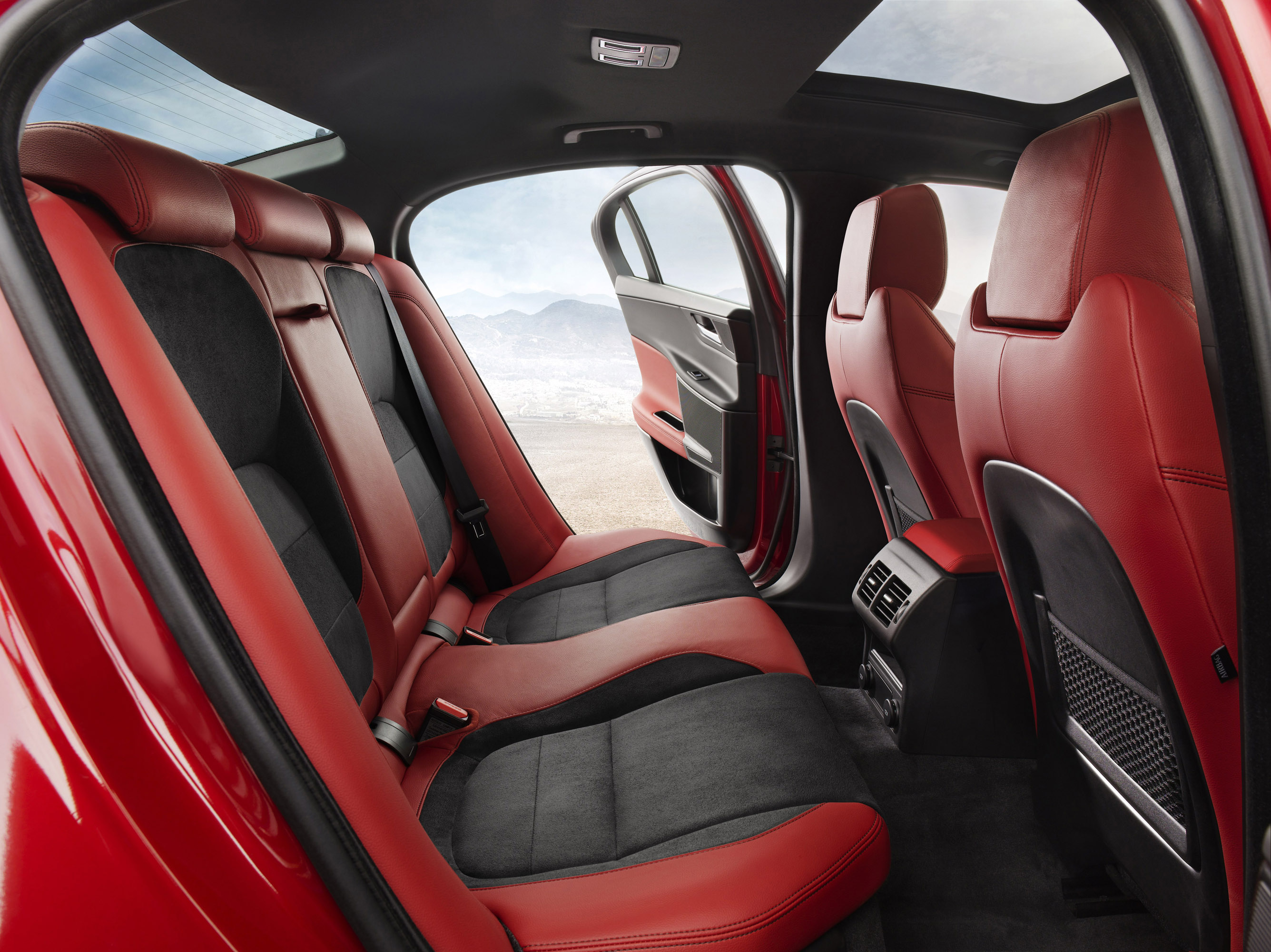 Jaguar XE S photo #27