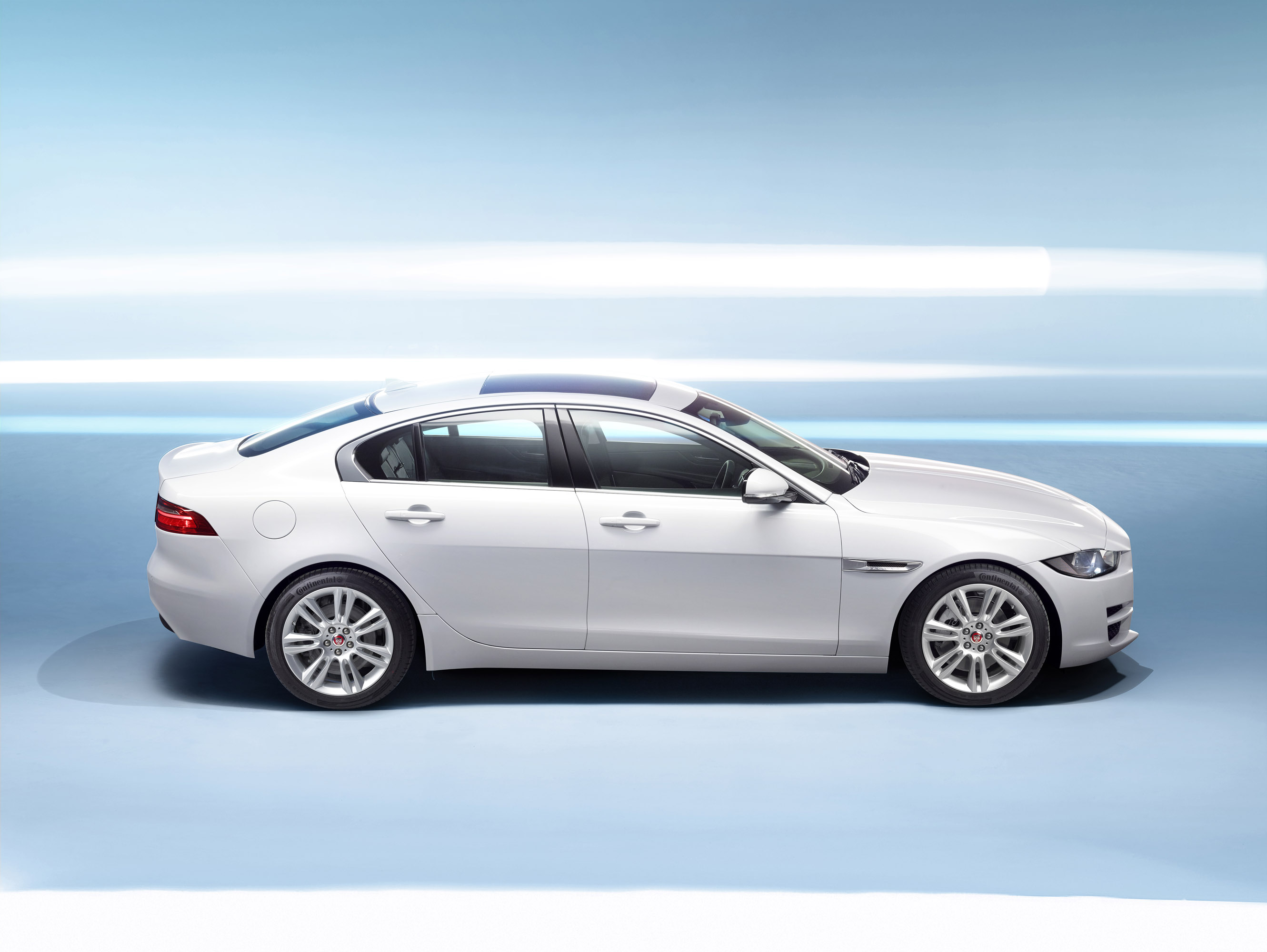 Jaguar XE photo #24
