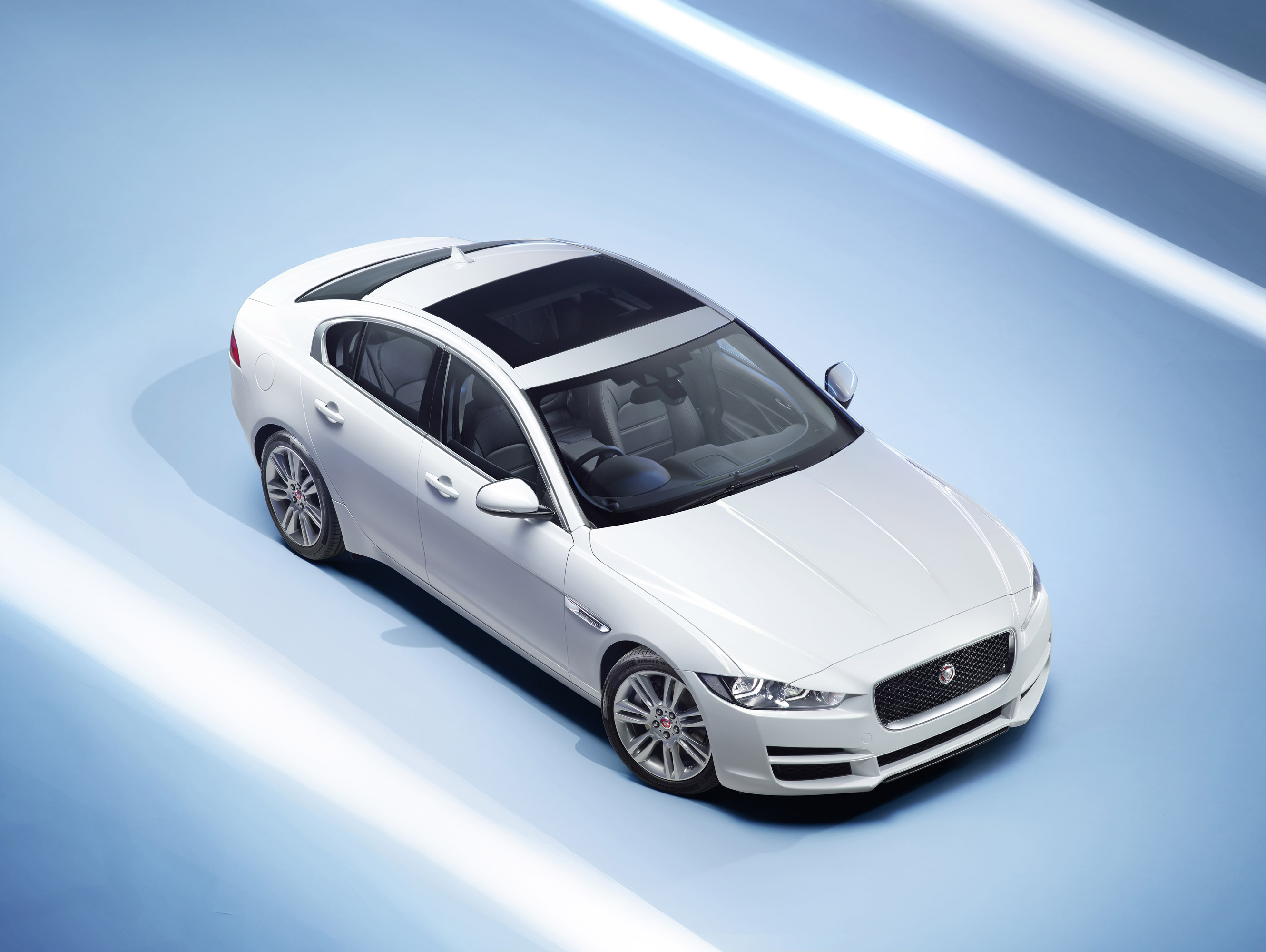 Jaguar XE photo #26