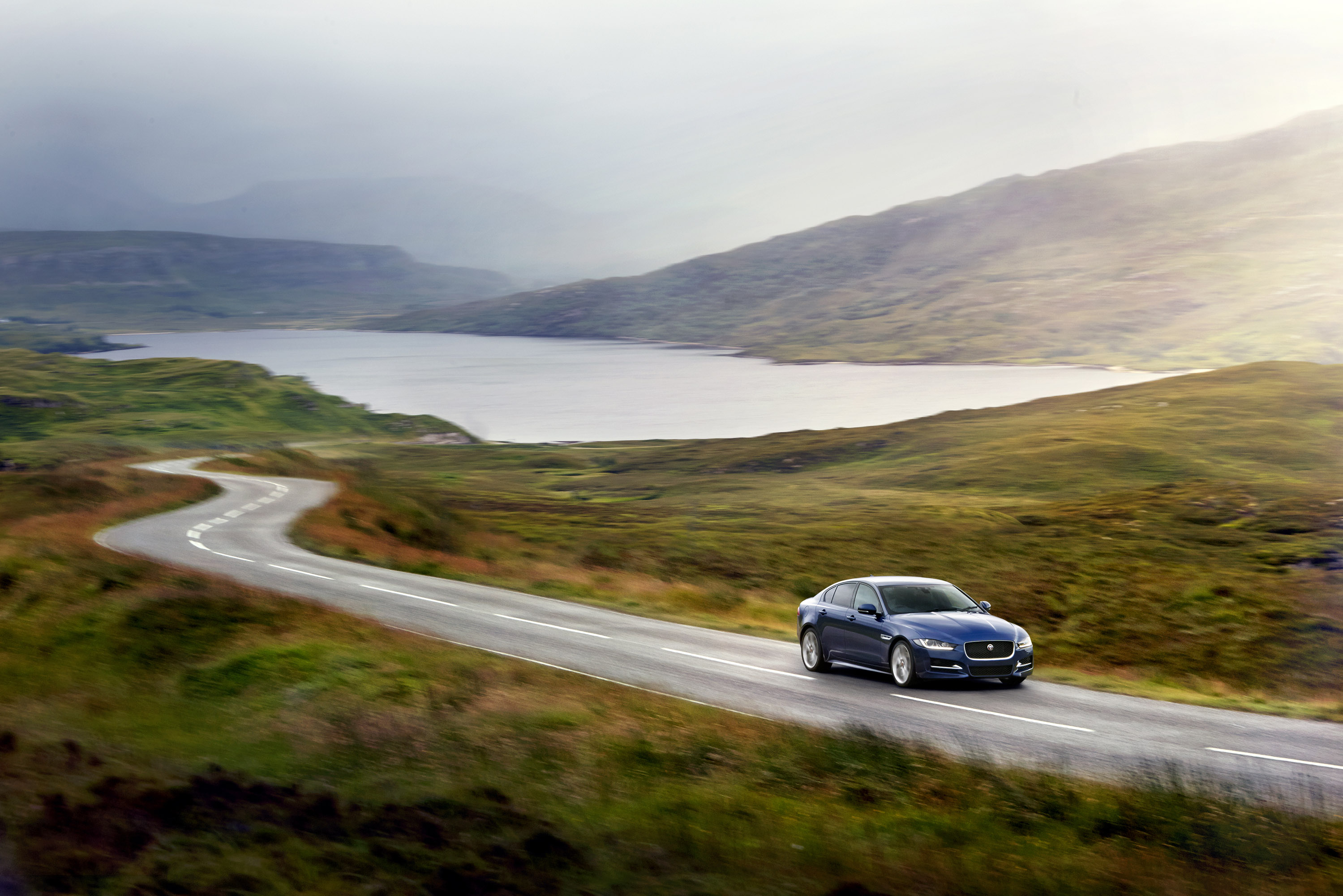 Jaguar XE photo #28