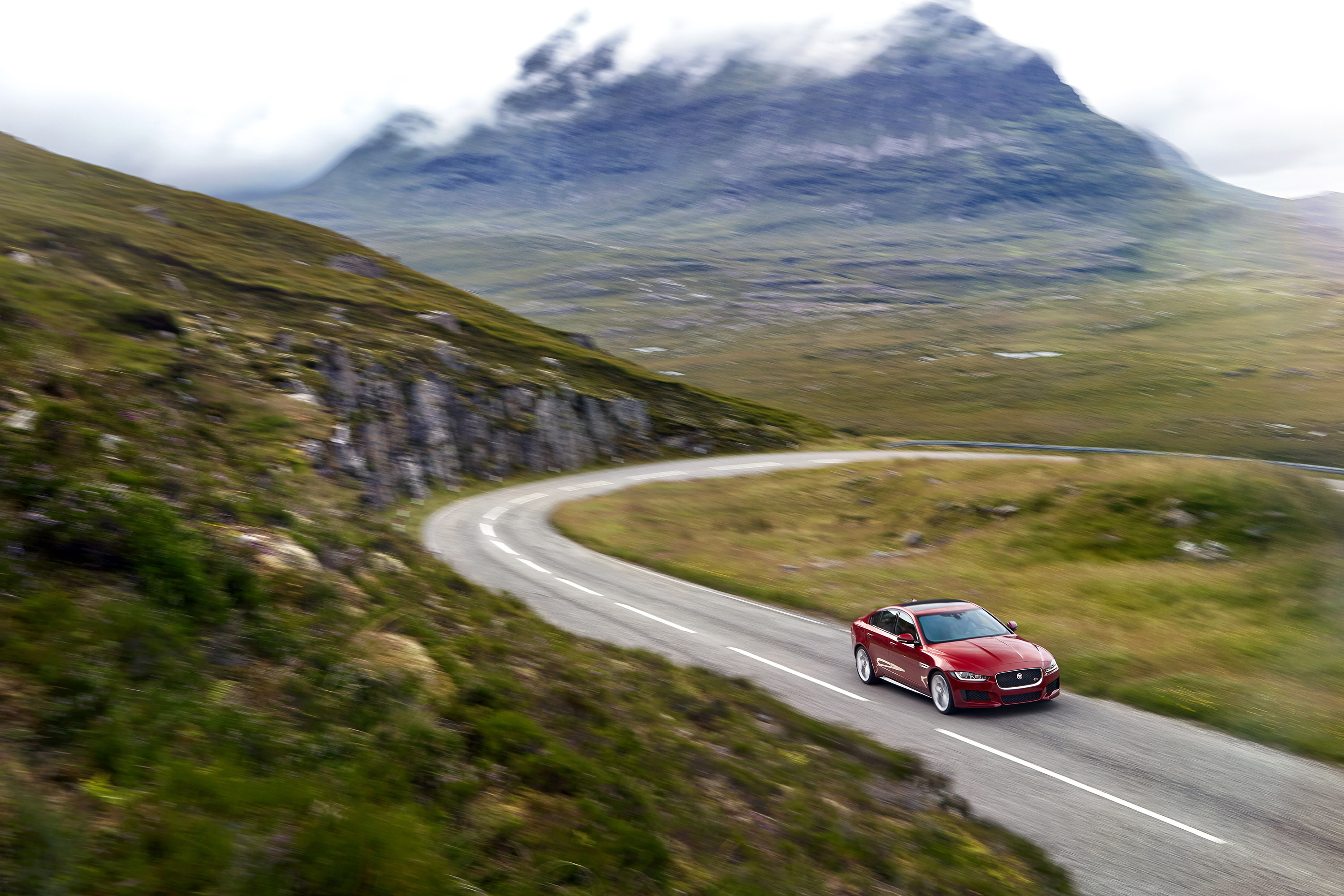 Jaguar XE photo #30