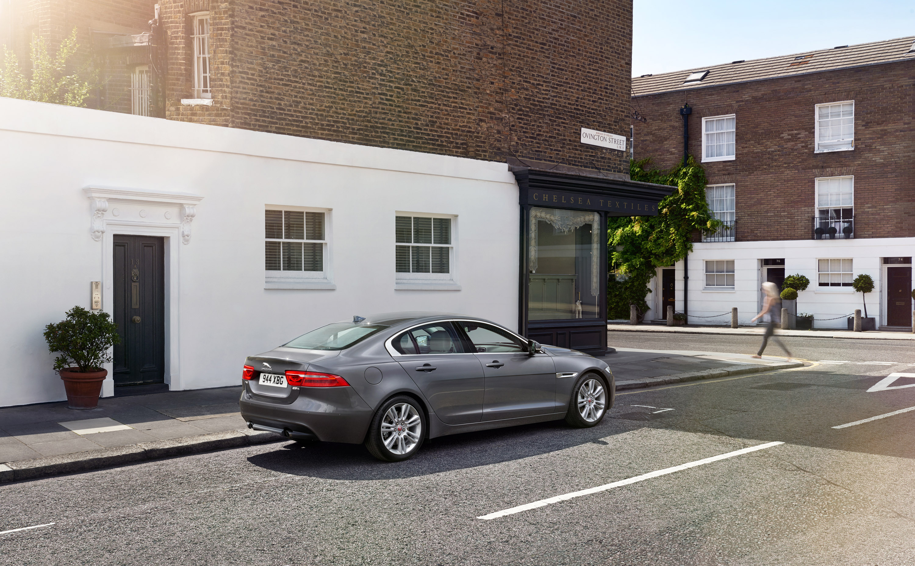 Jaguar XE photo #32