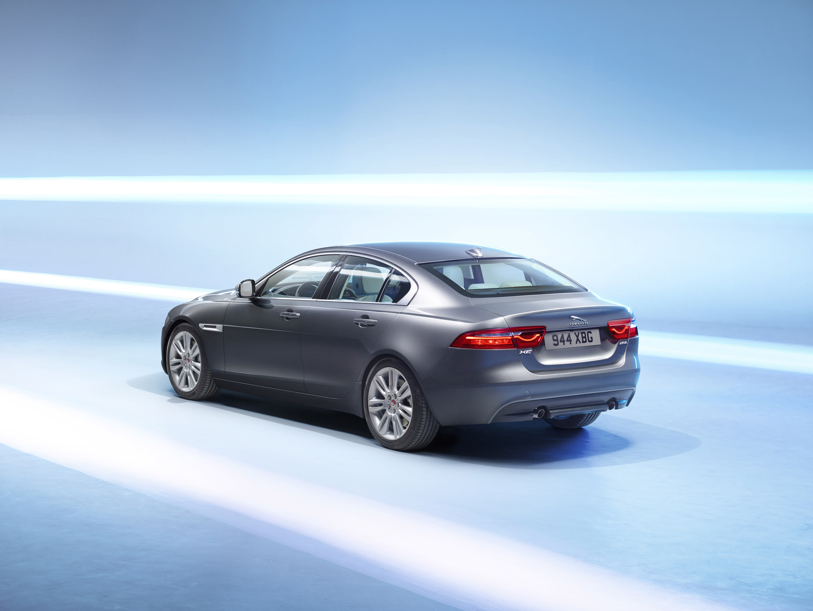 Jaguar XE photo #34