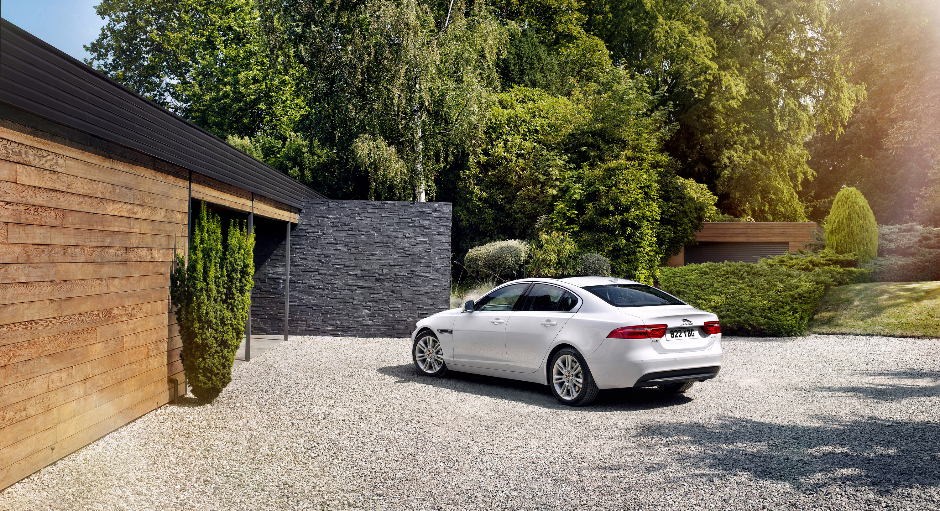 Jaguar XE photo #36