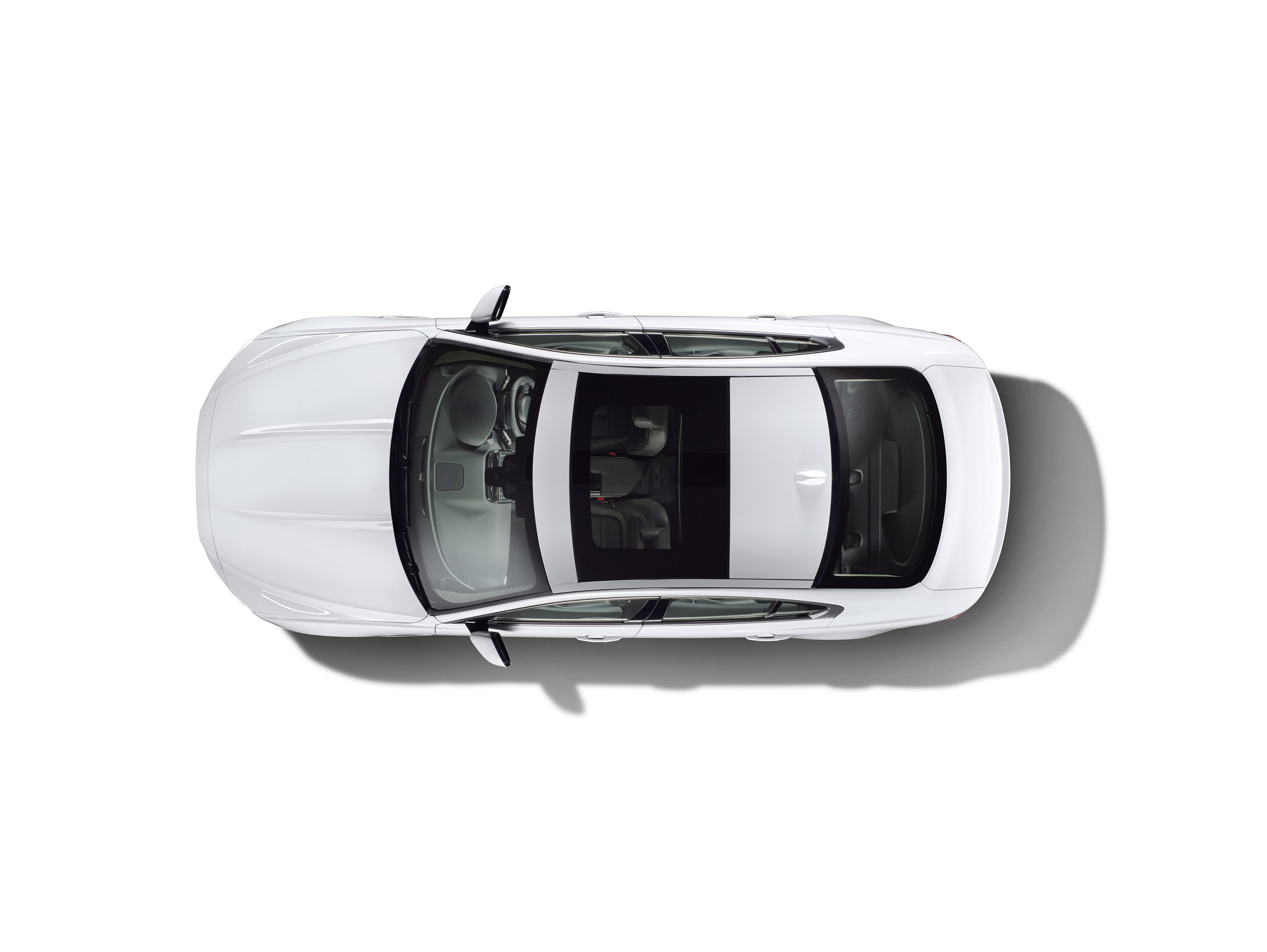 Jaguar XE photo #37