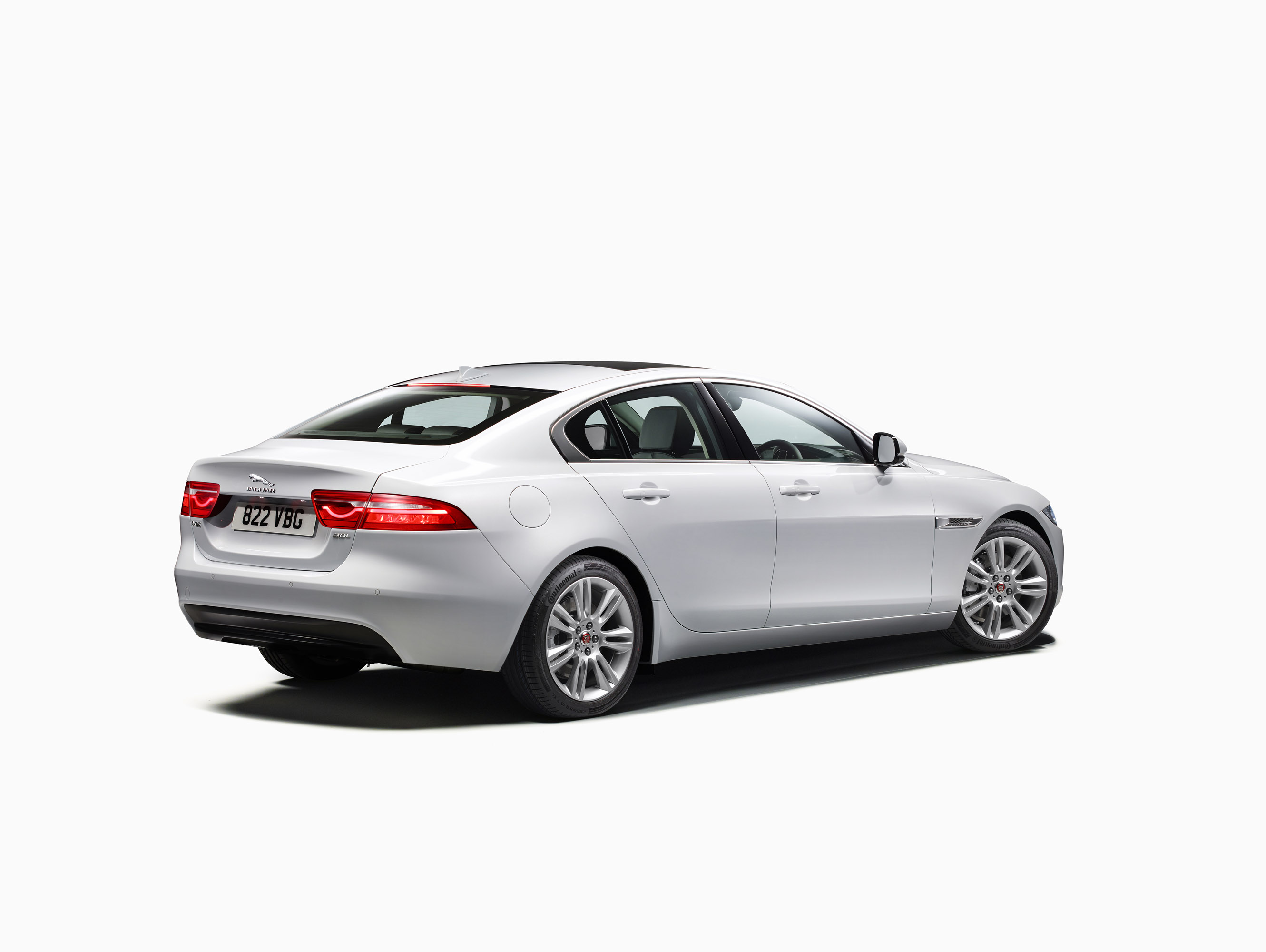 Jaguar XE photo #39