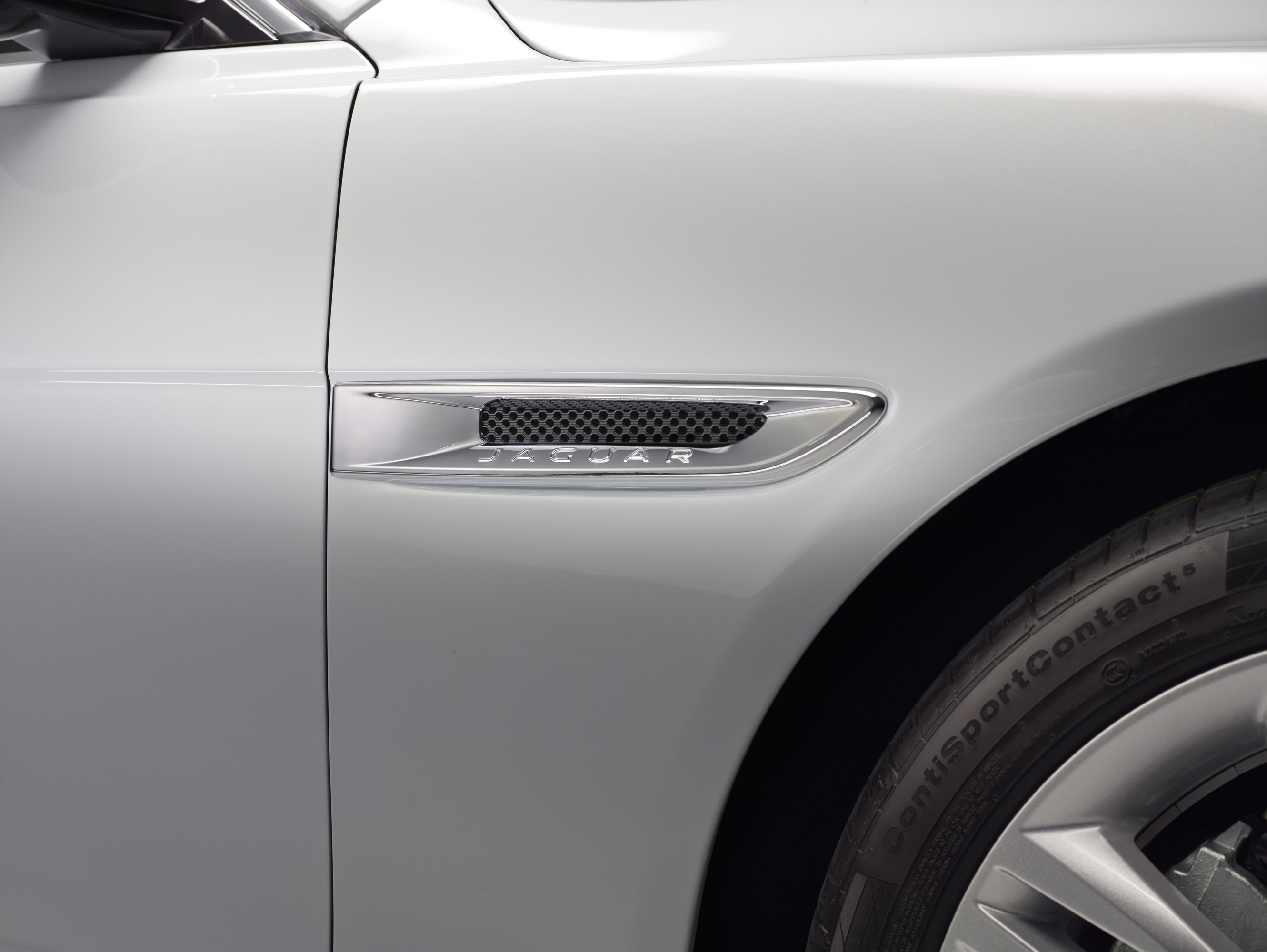 Jaguar XE photo #56