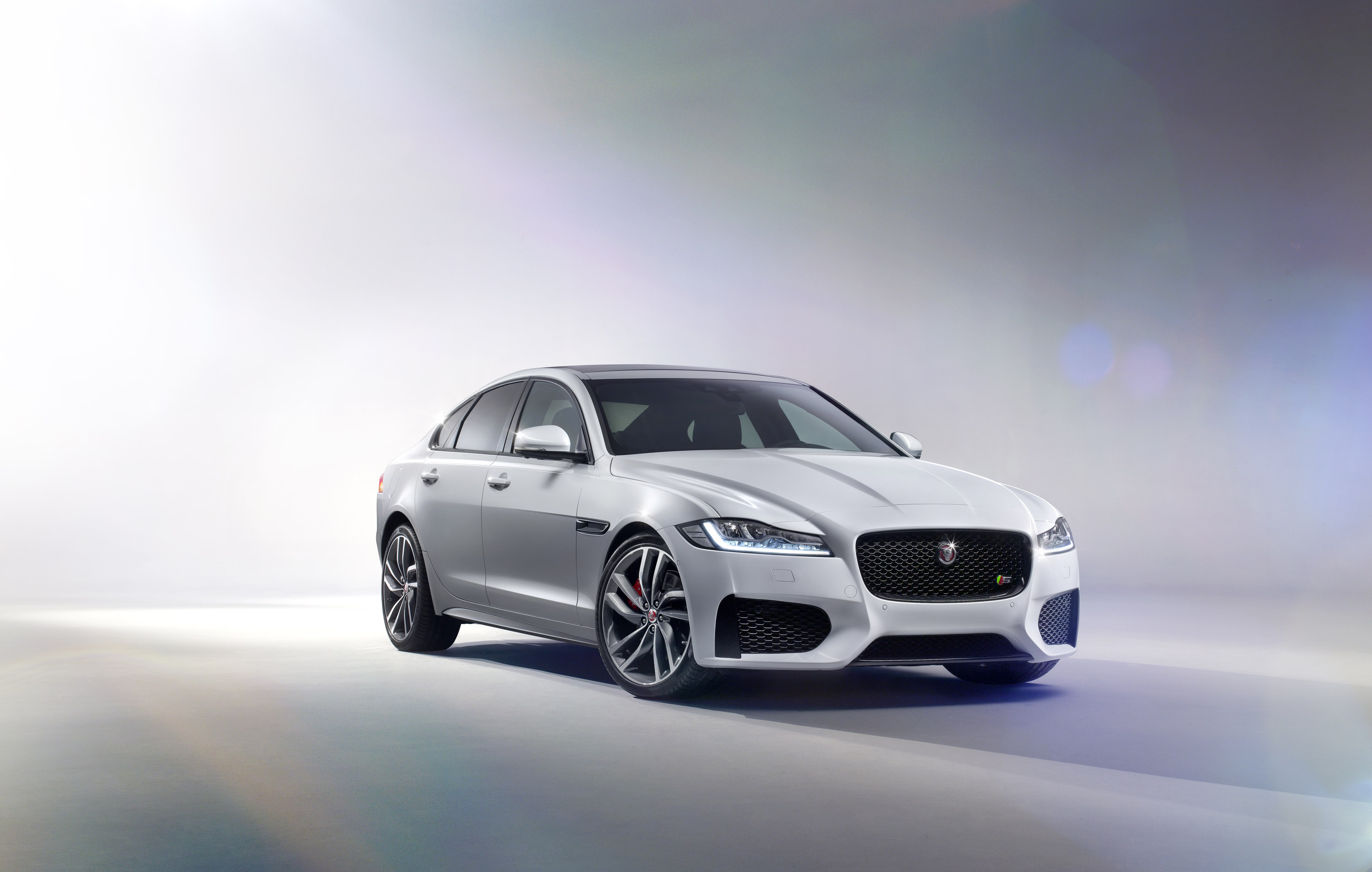 Jaguar XF photo #2