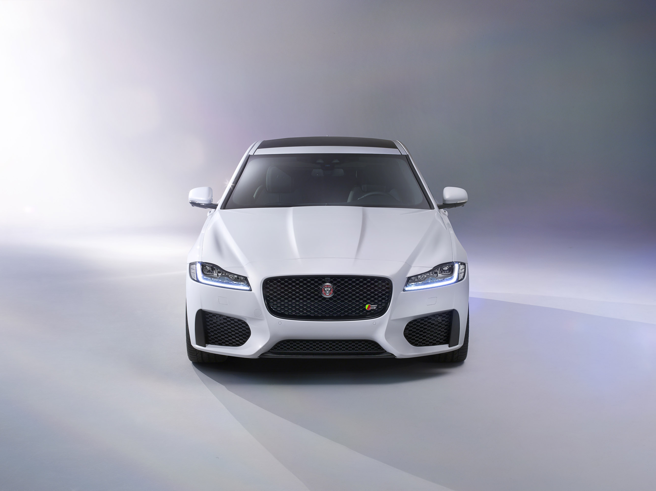 Jaguar XF photo #3