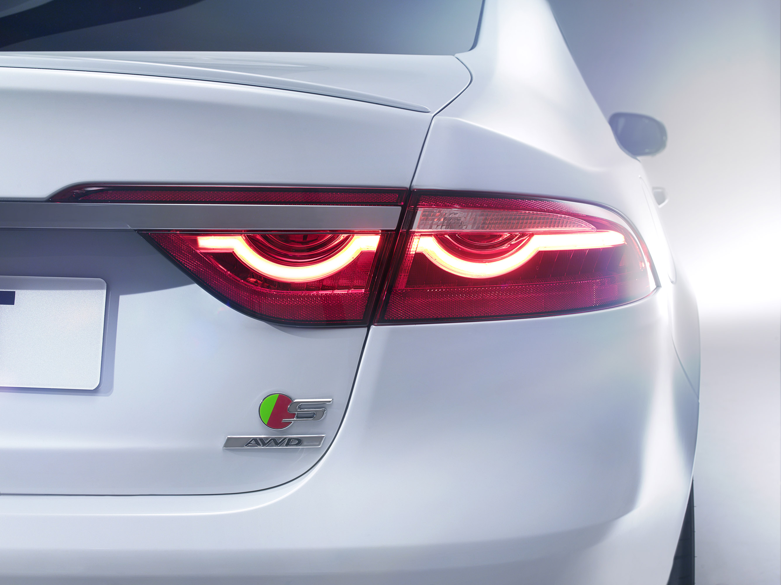 Jaguar XF photo #15
