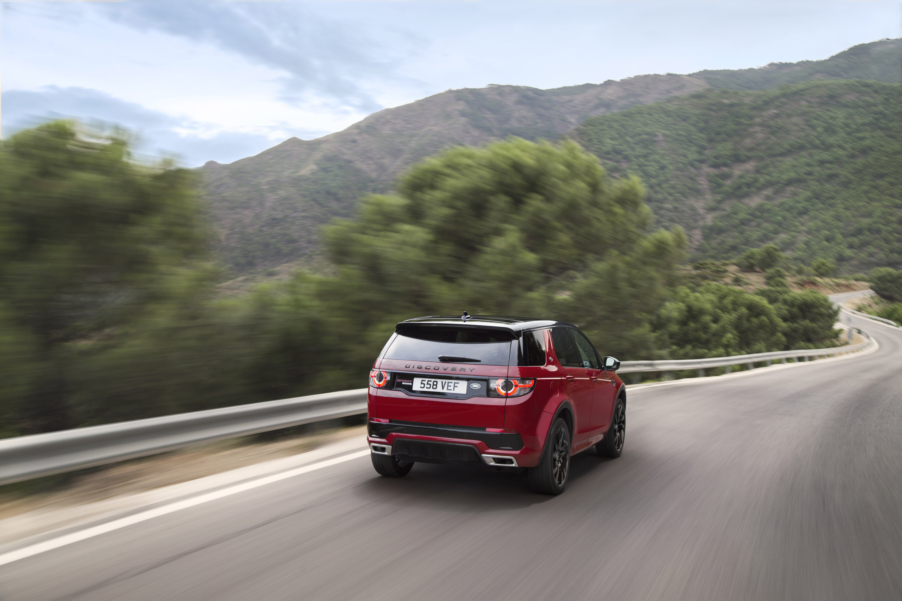Land Rover Discovery Sport Dynamic photo #3