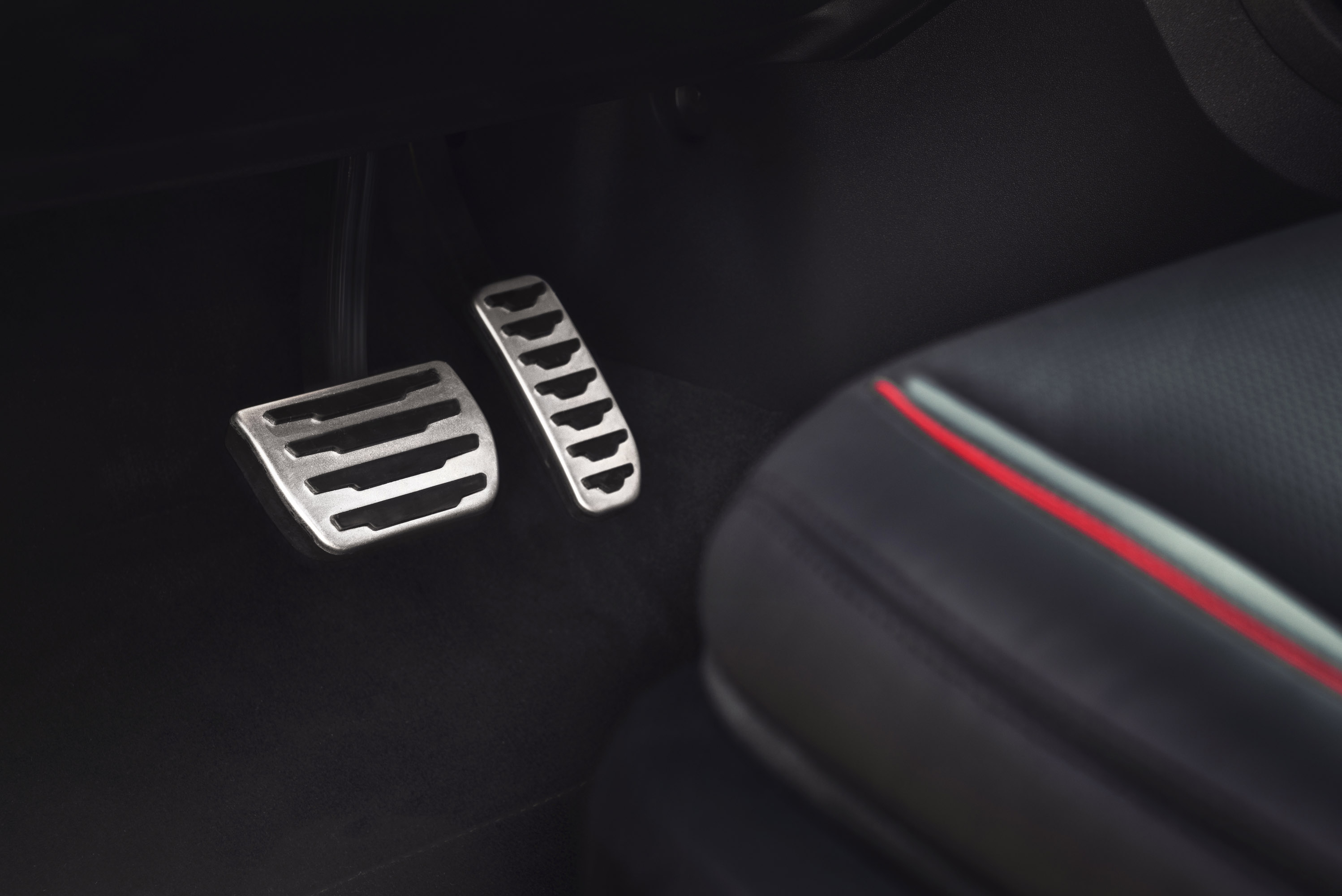 Land Rover Discovery Sport Dynamic photo #16