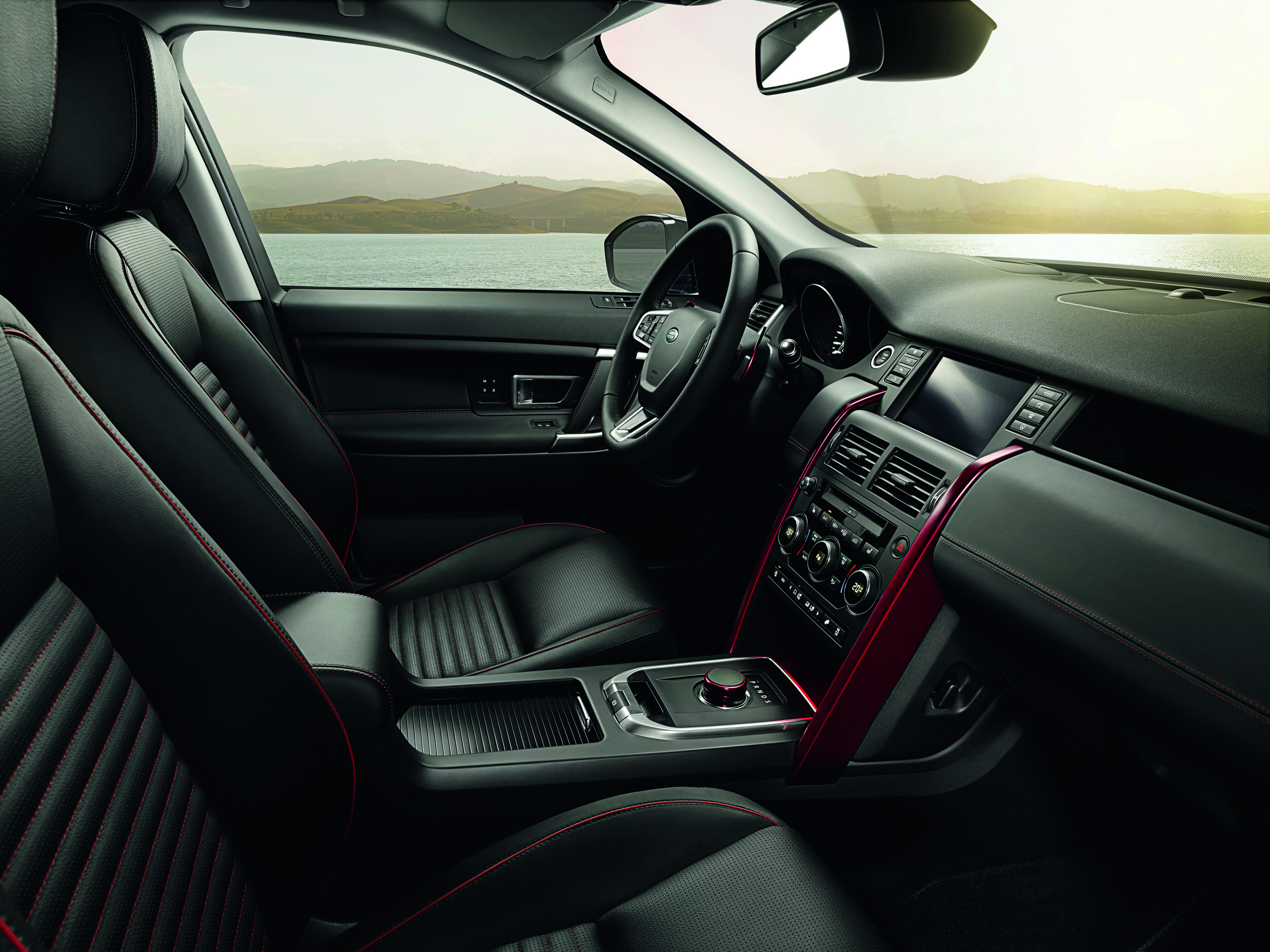 Land Rover Discovery Sport Dynamic photo #21