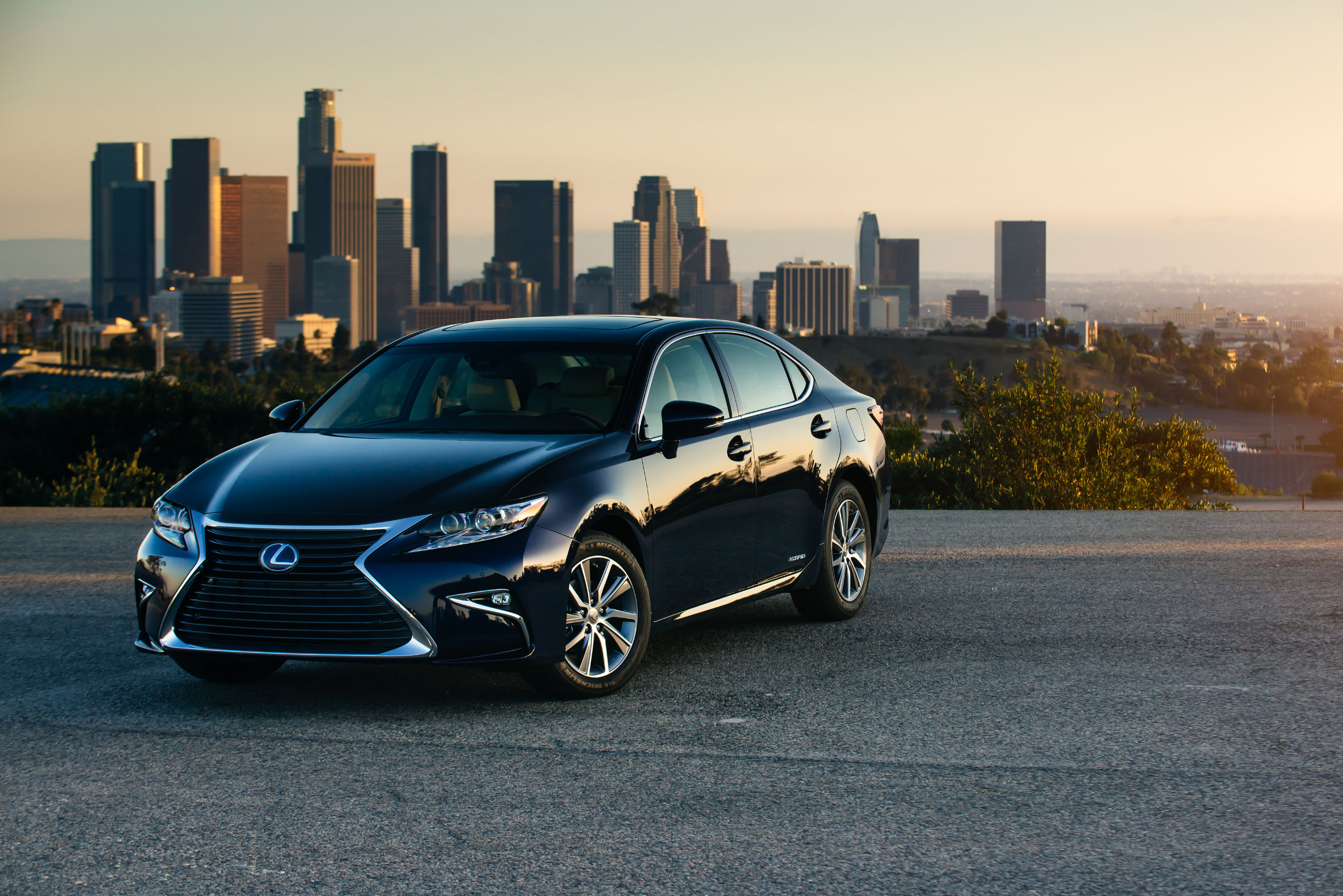 2016 Lexus ES300h HD Pictures Carsinvasion