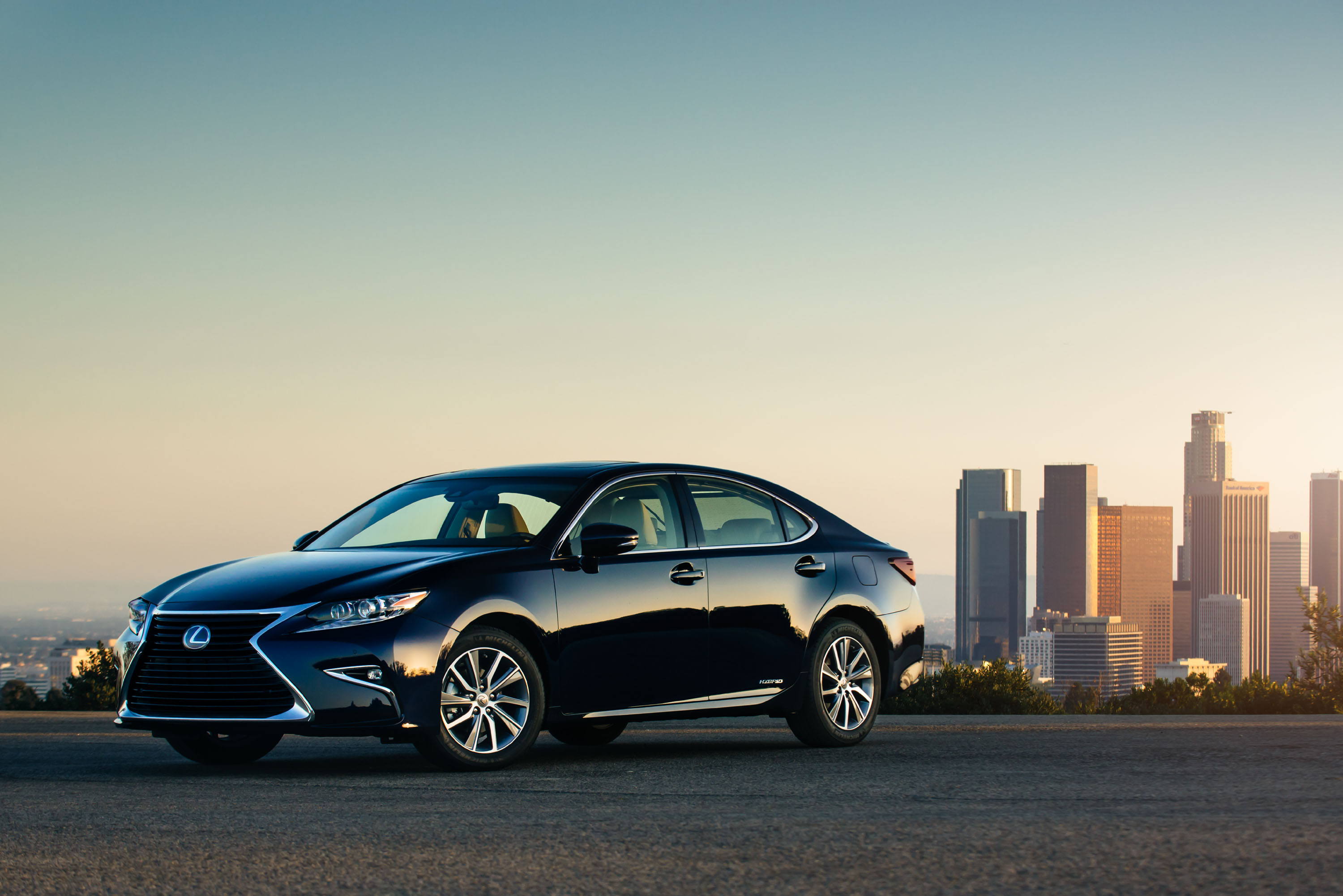 Lexus ES300h photo #2