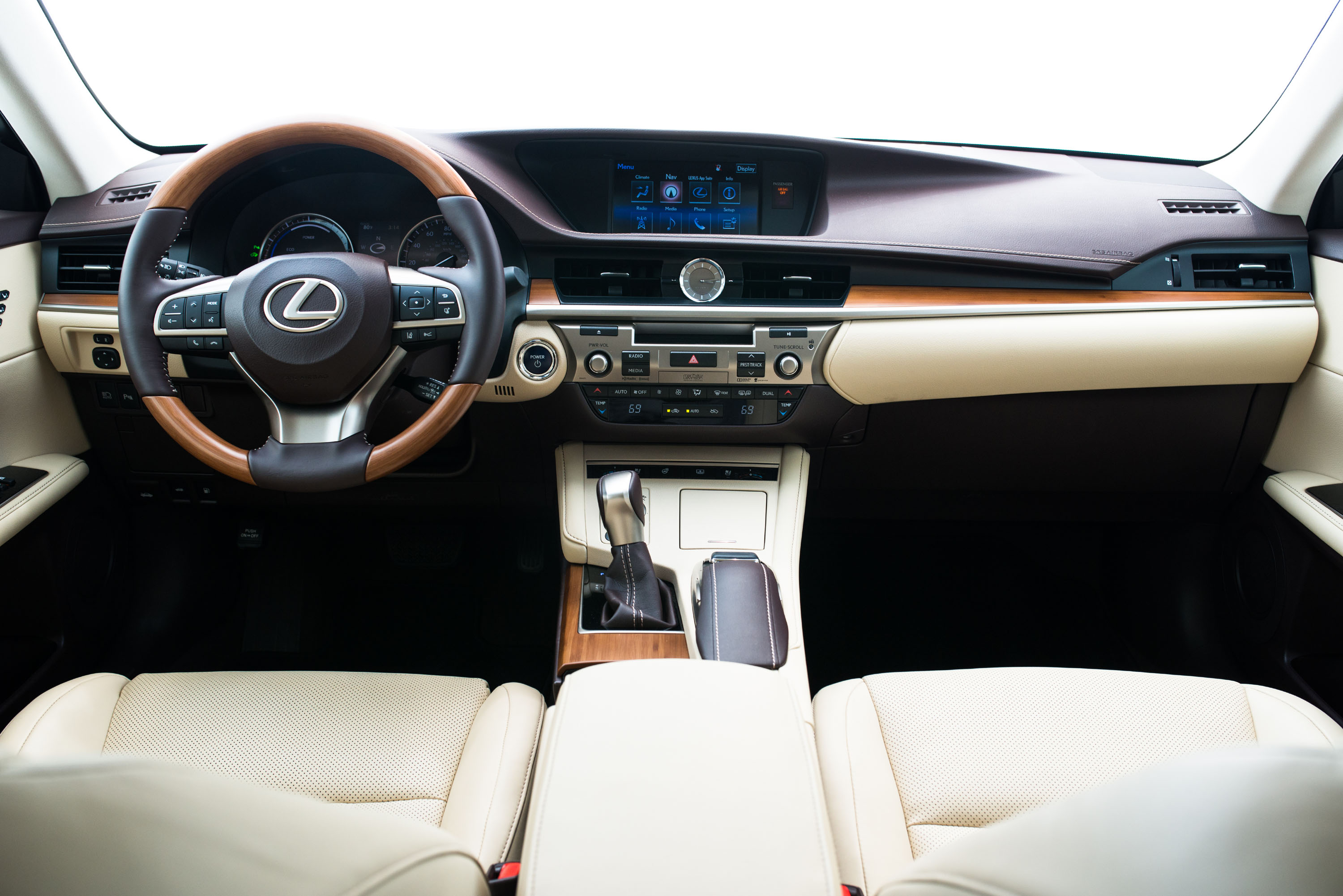 Lexus ES300h photo #22