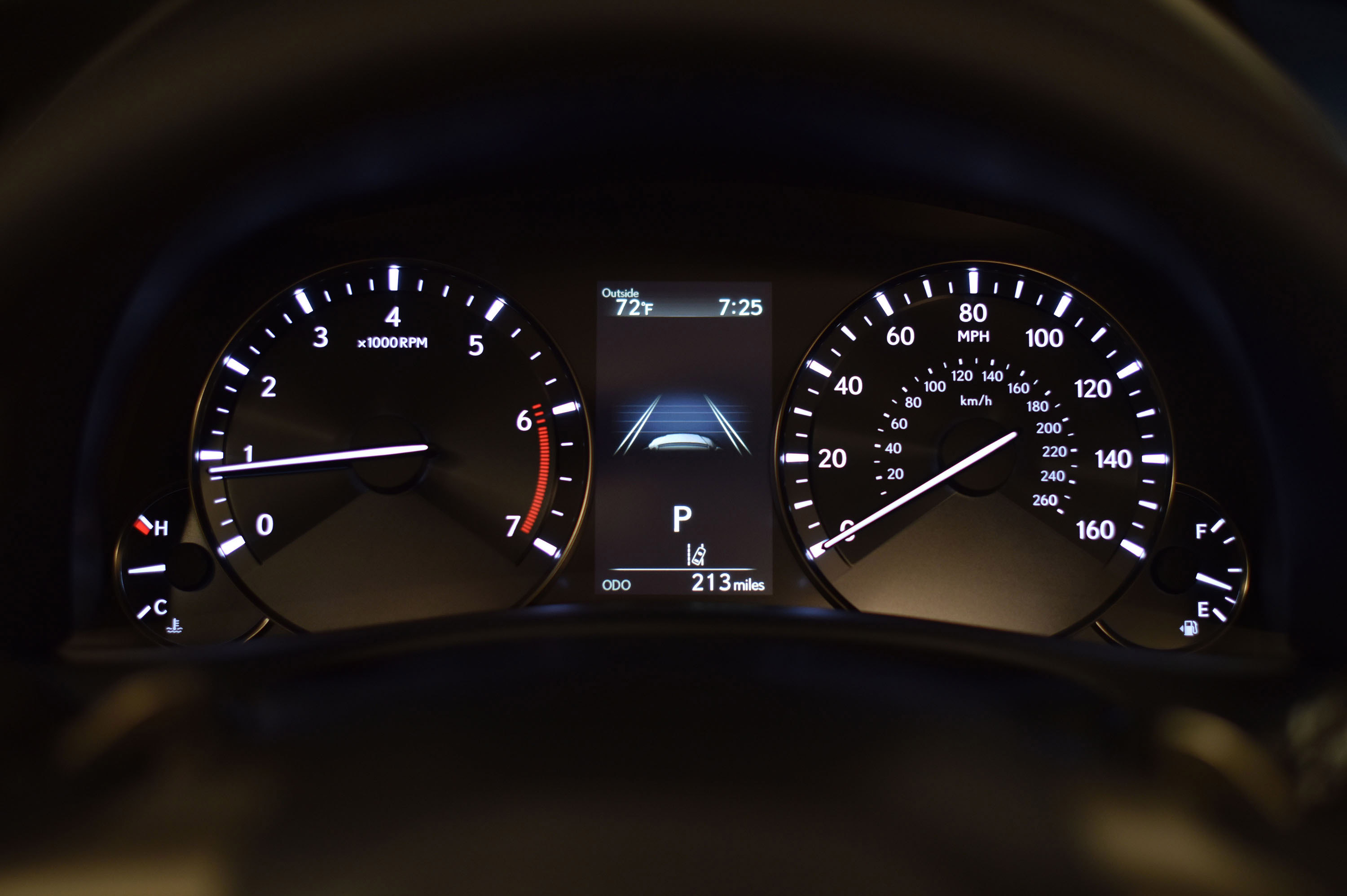 Lexus GS 200t photo #16