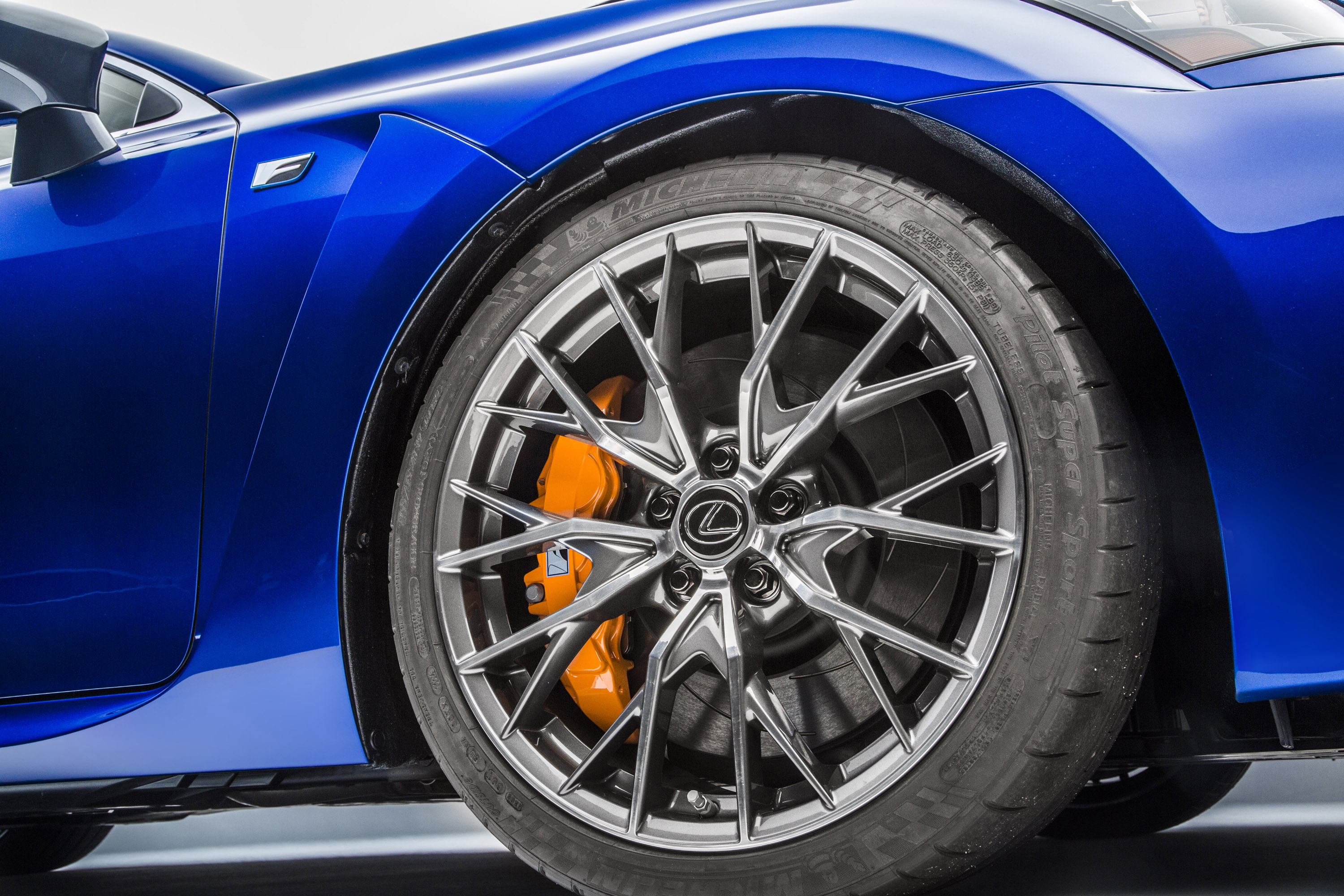 Lexus GS F photo #29