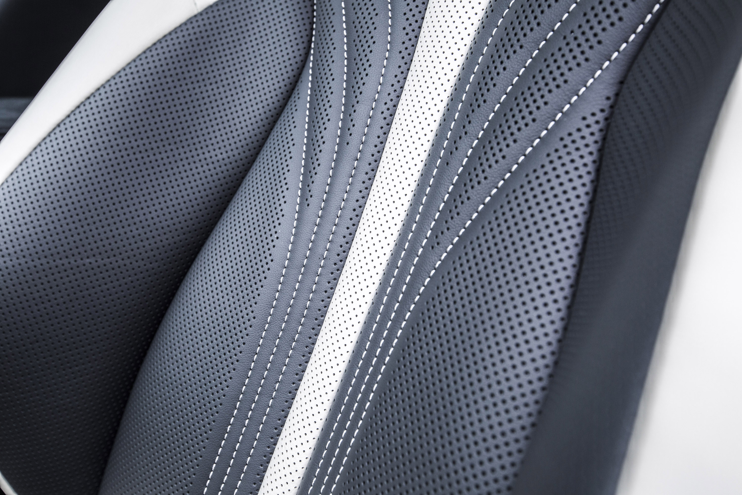 Lexus GS F photo #35