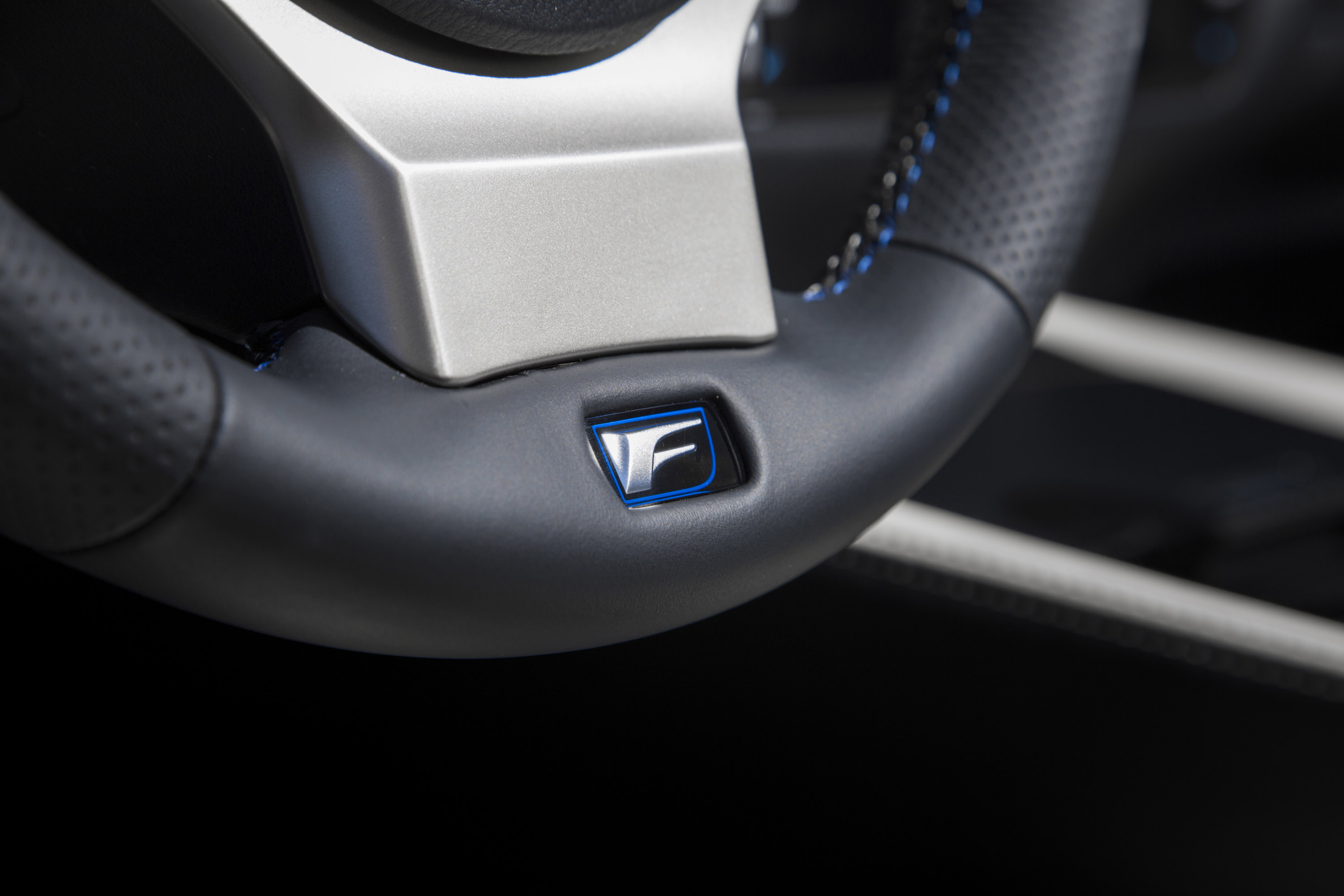 Lexus GS F photo #36