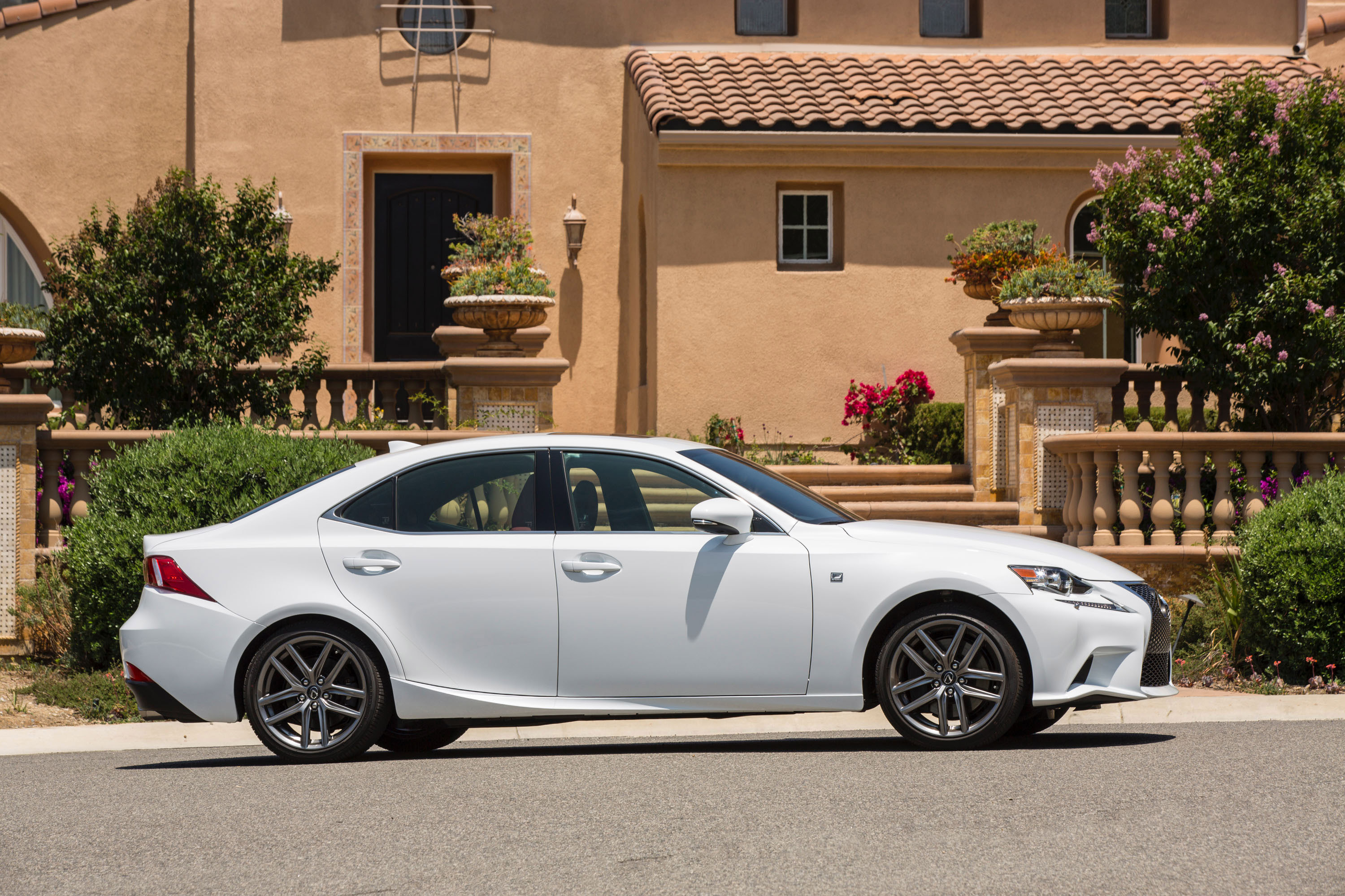 Lexus IS F-Sport photo #32