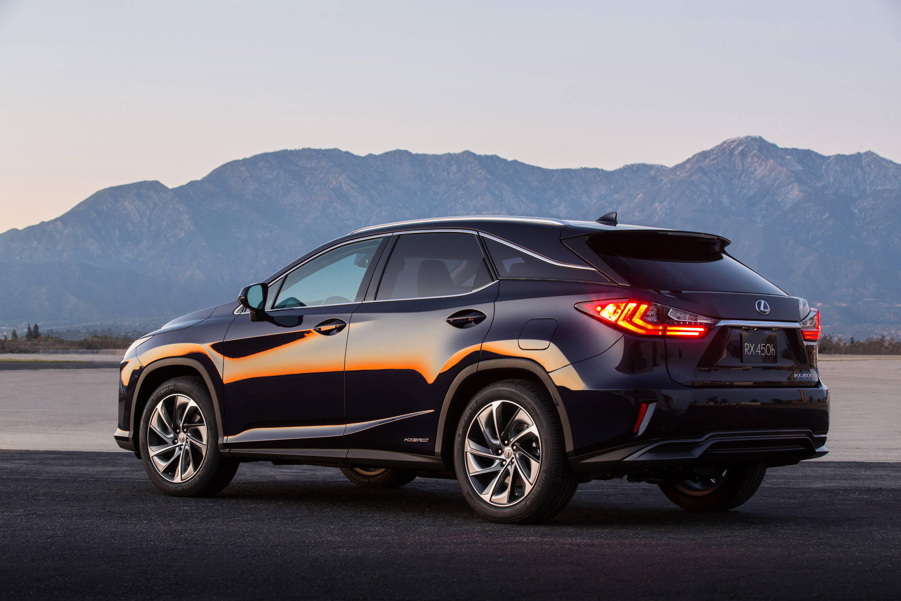 Lexus RX 450h photo #11