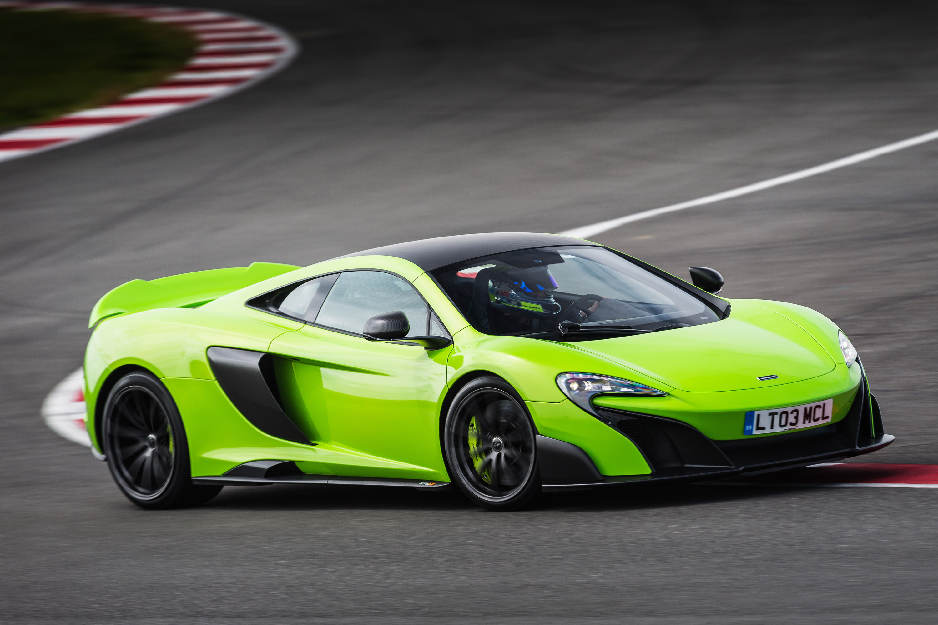 McLaren 675LT photo #17