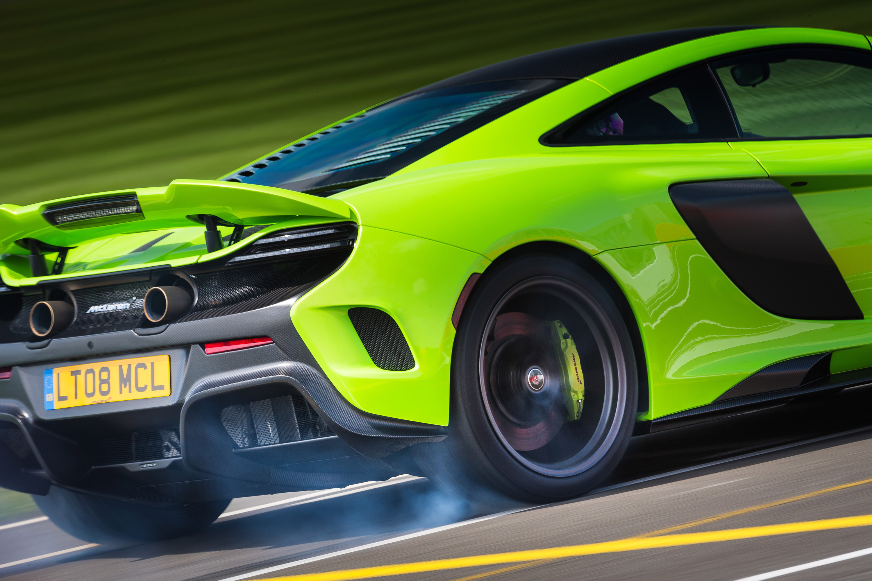 McLaren 675LT photo #25