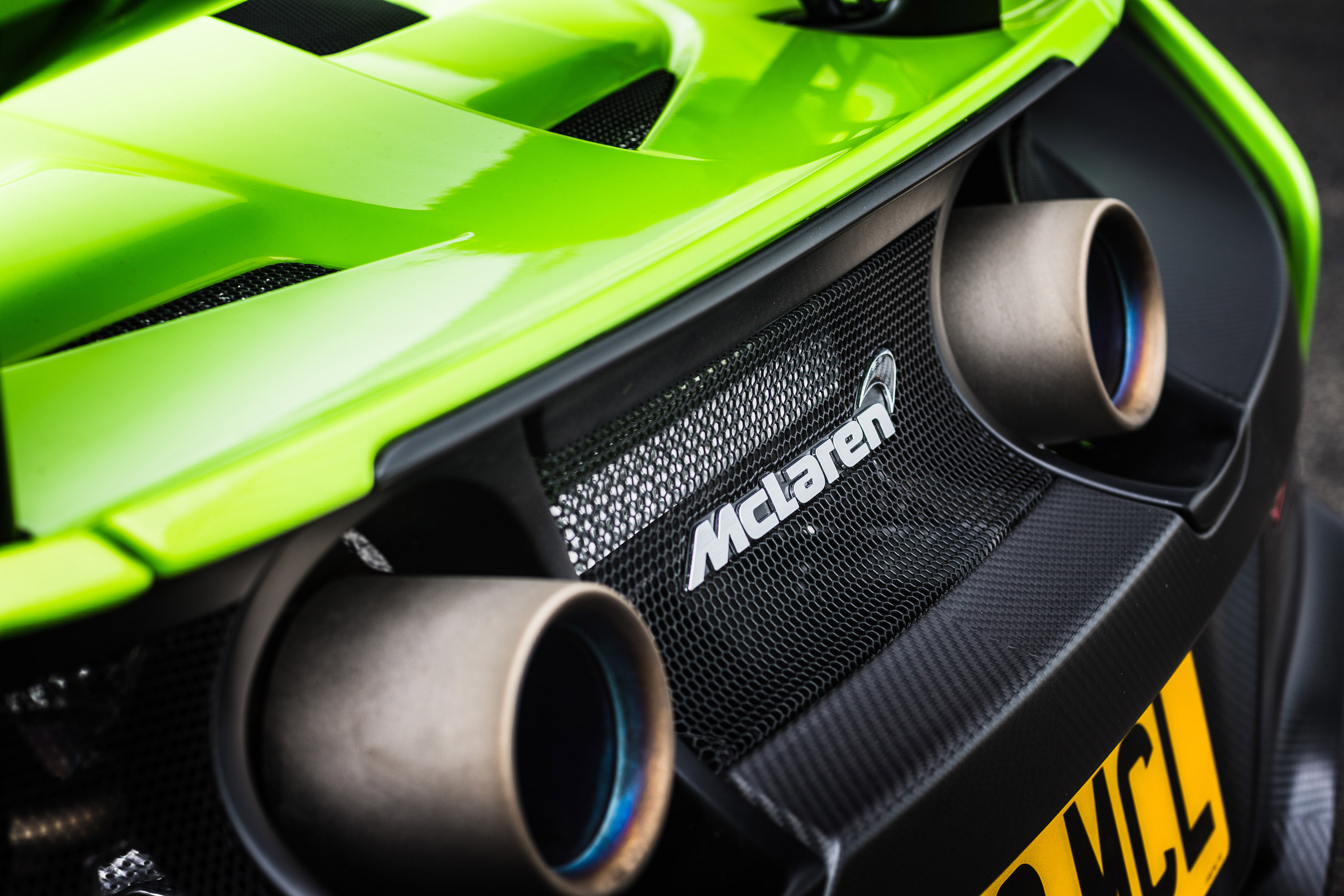 McLaren 675LT photo #29