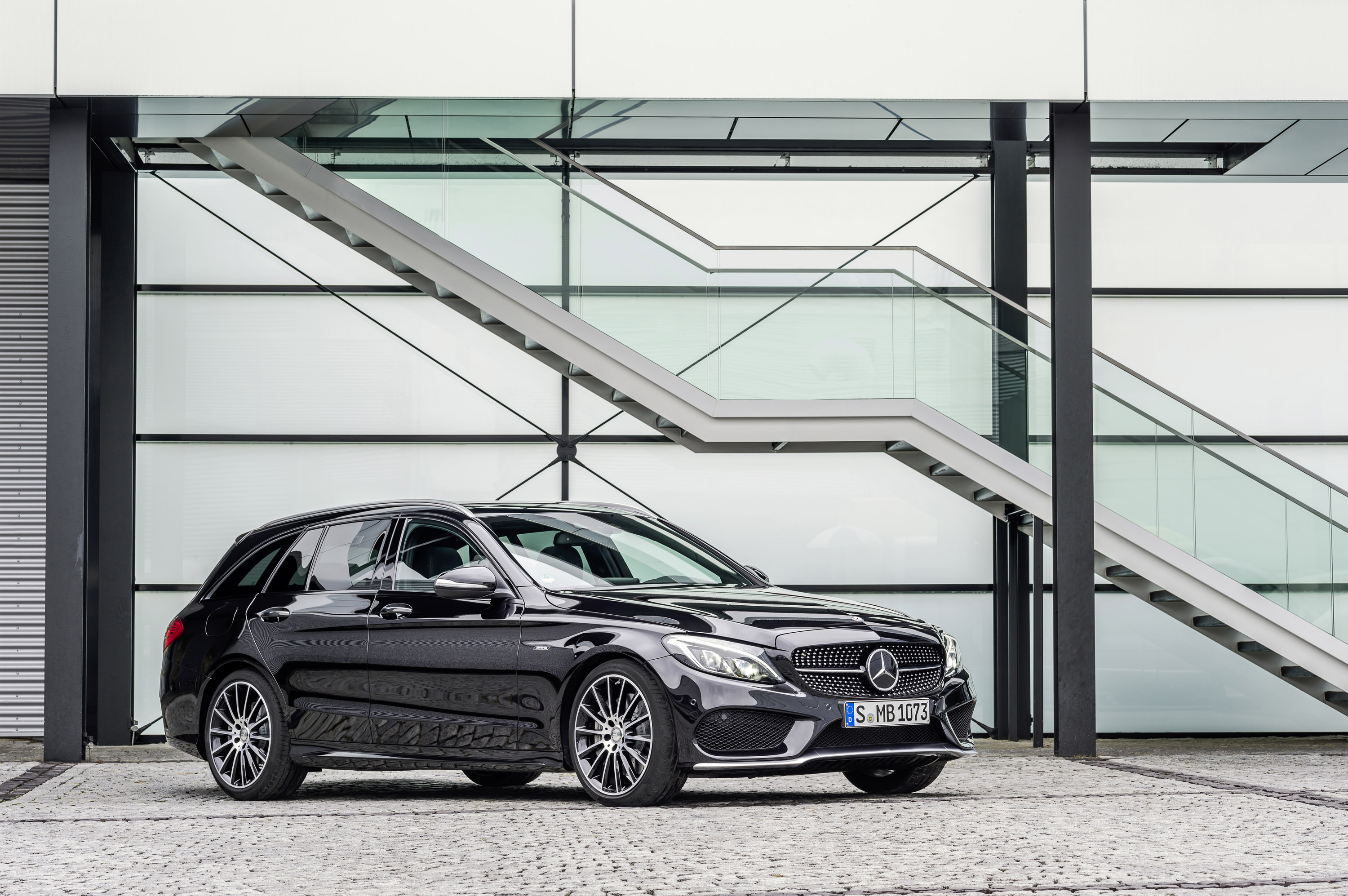 Mercedes-Benz C450 AMG 4Matic Estate photo #1