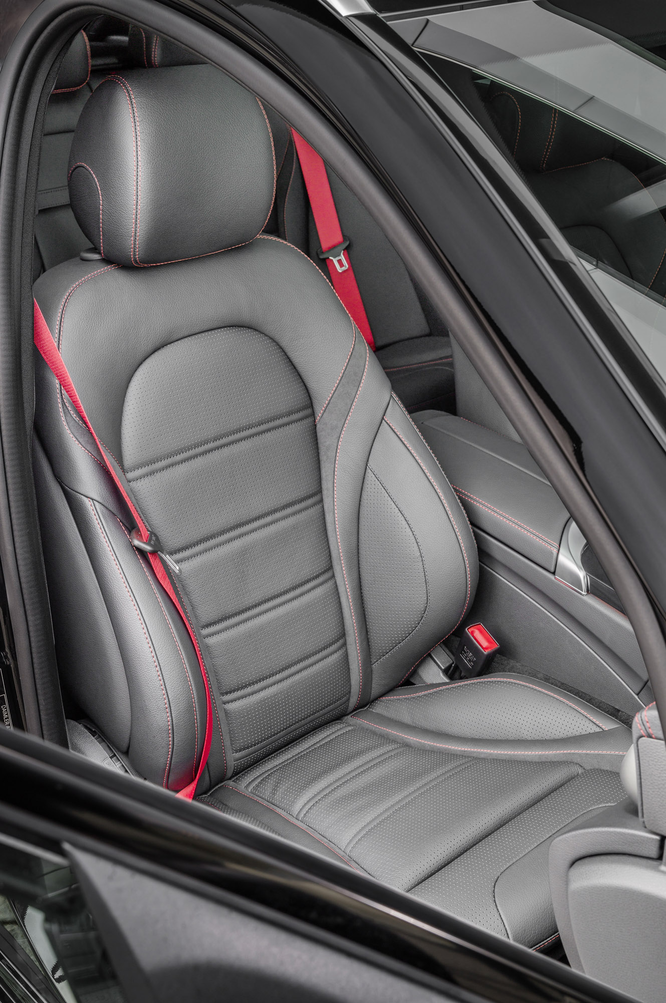 Mercedes-Benz C450 AMG 4Matic Estate photo #19