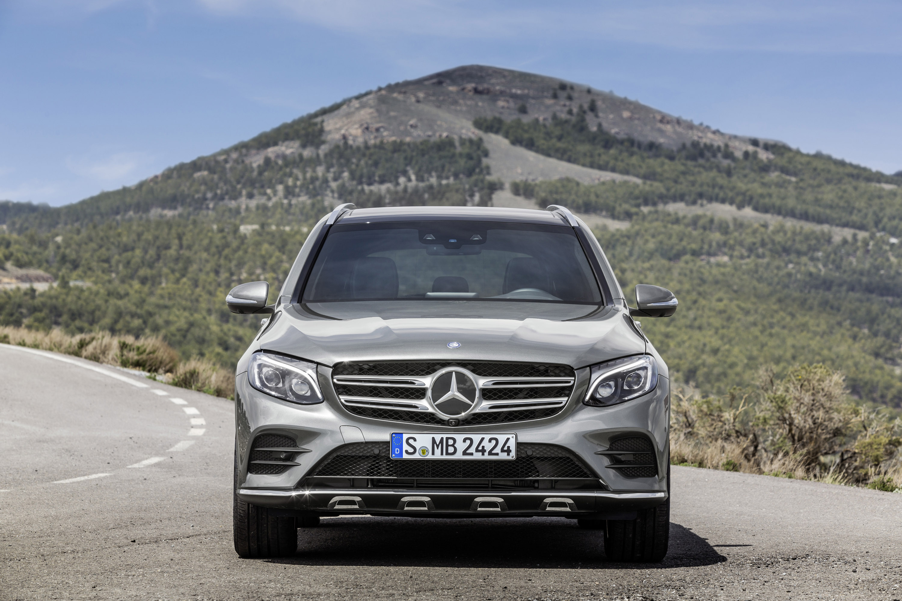 Mercedes-Benz GLC photo #2