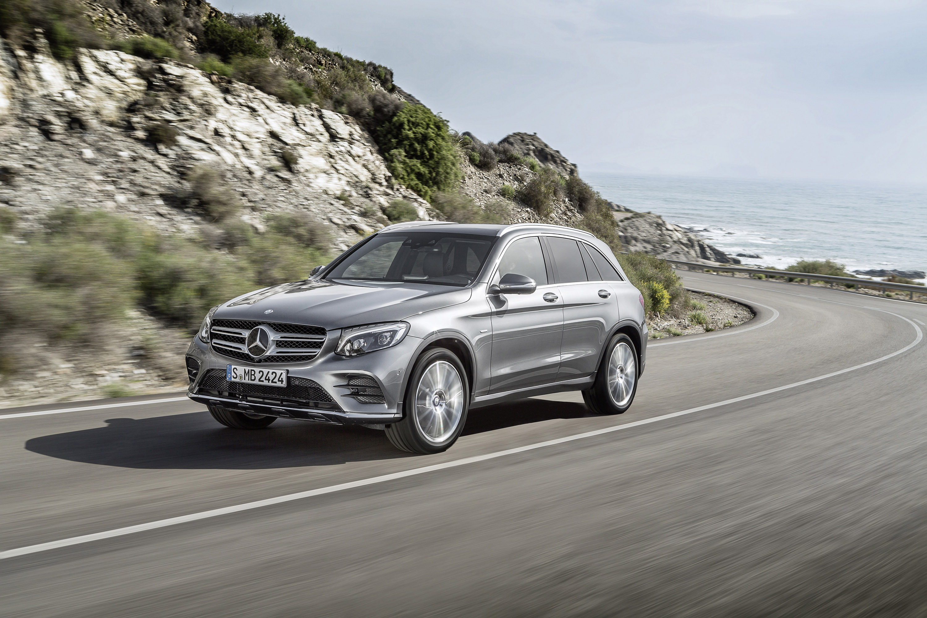 Mercedes-Benz GLC photo #20