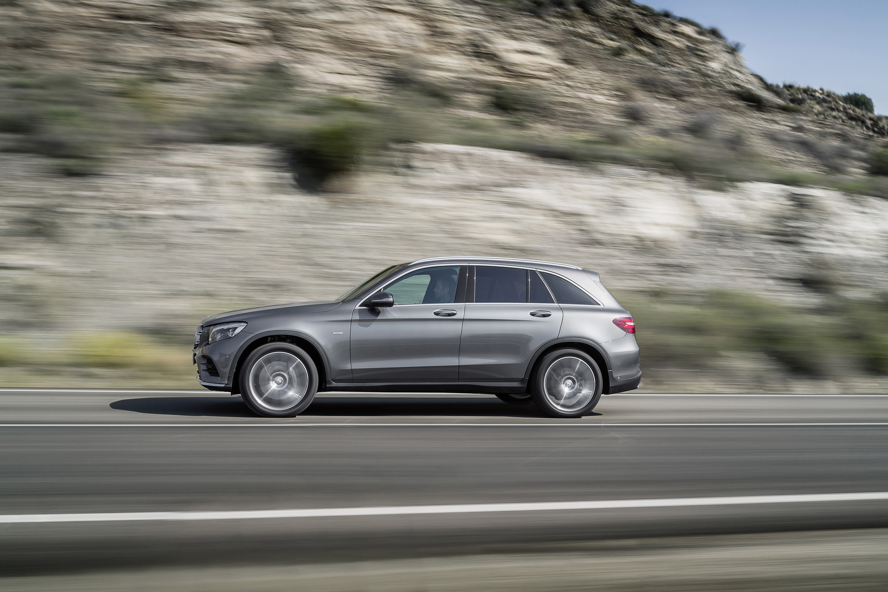 Mercedes-Benz GLC photo #21