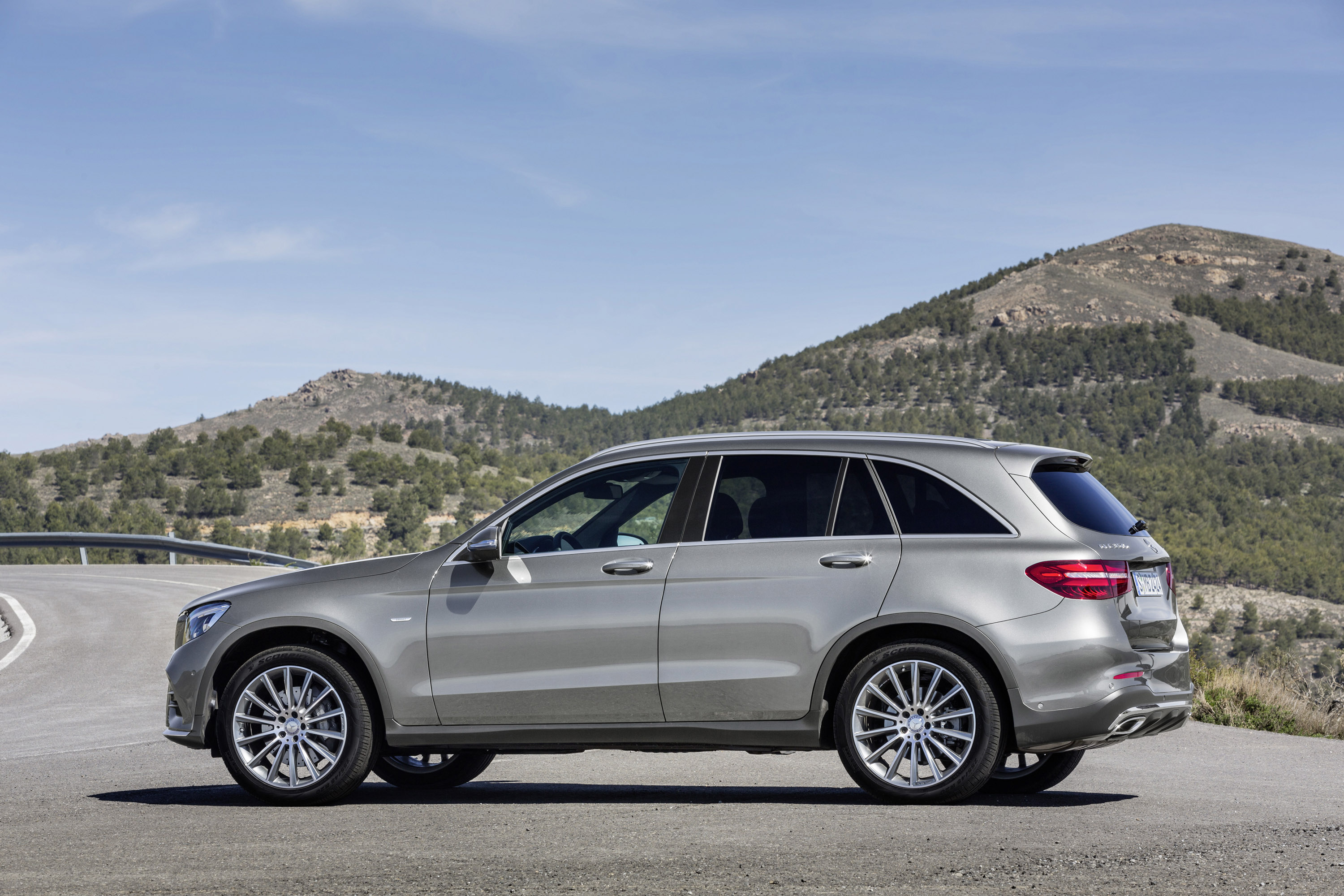 Mercedes-Benz GLC photo #41