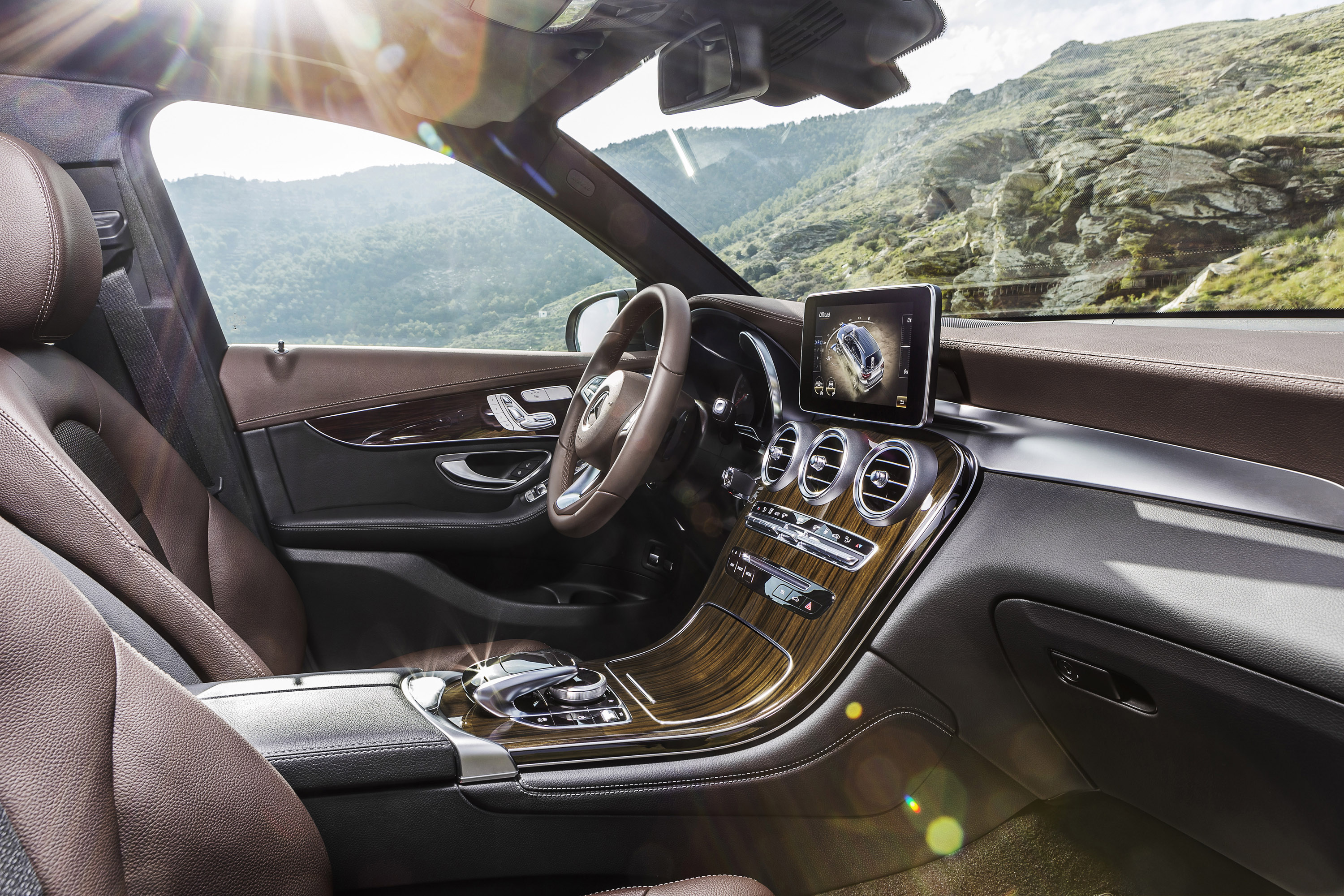 Mercedes-Benz GLC photo #50