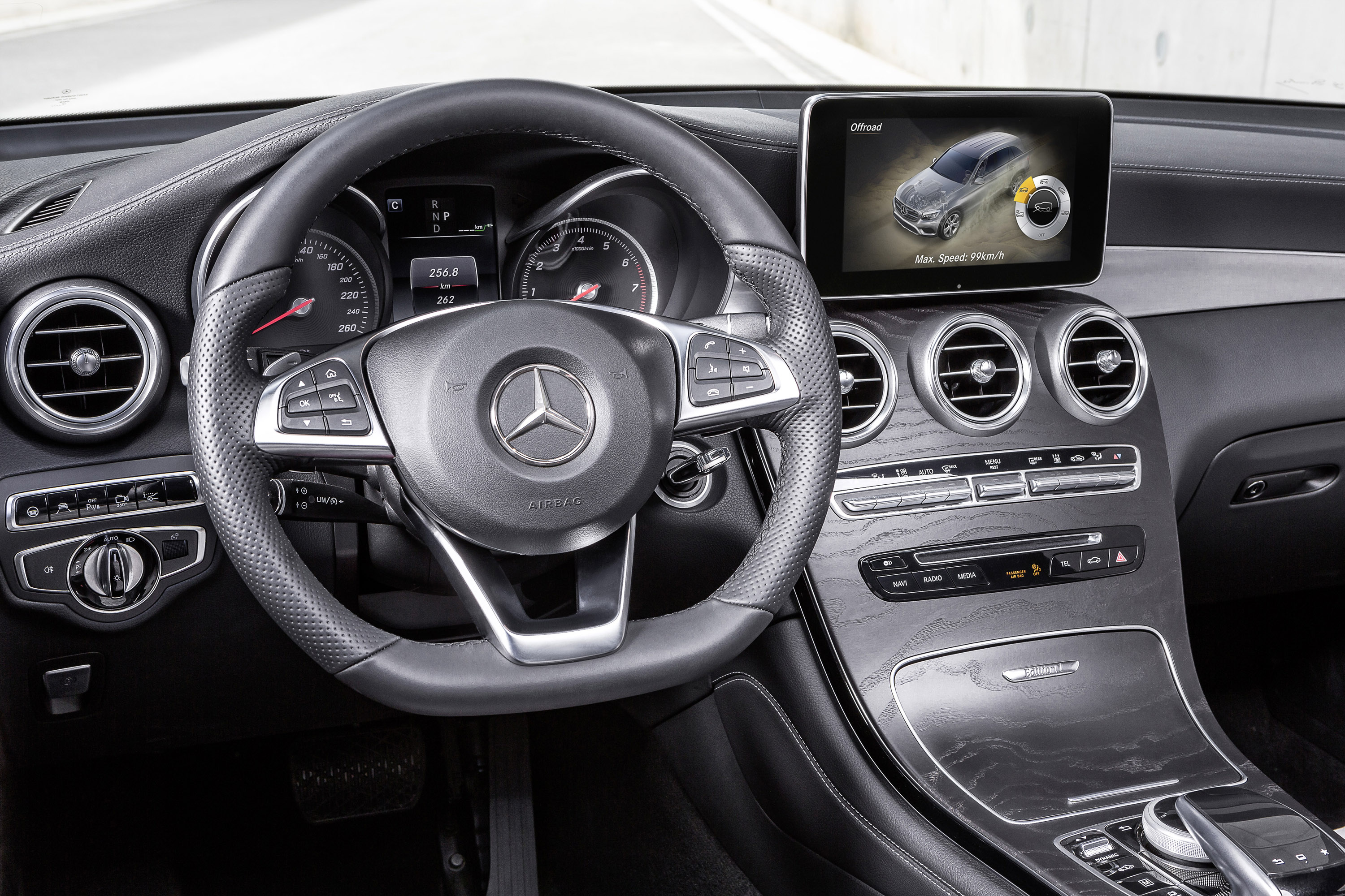 Mercedes-Benz GLC photo #51