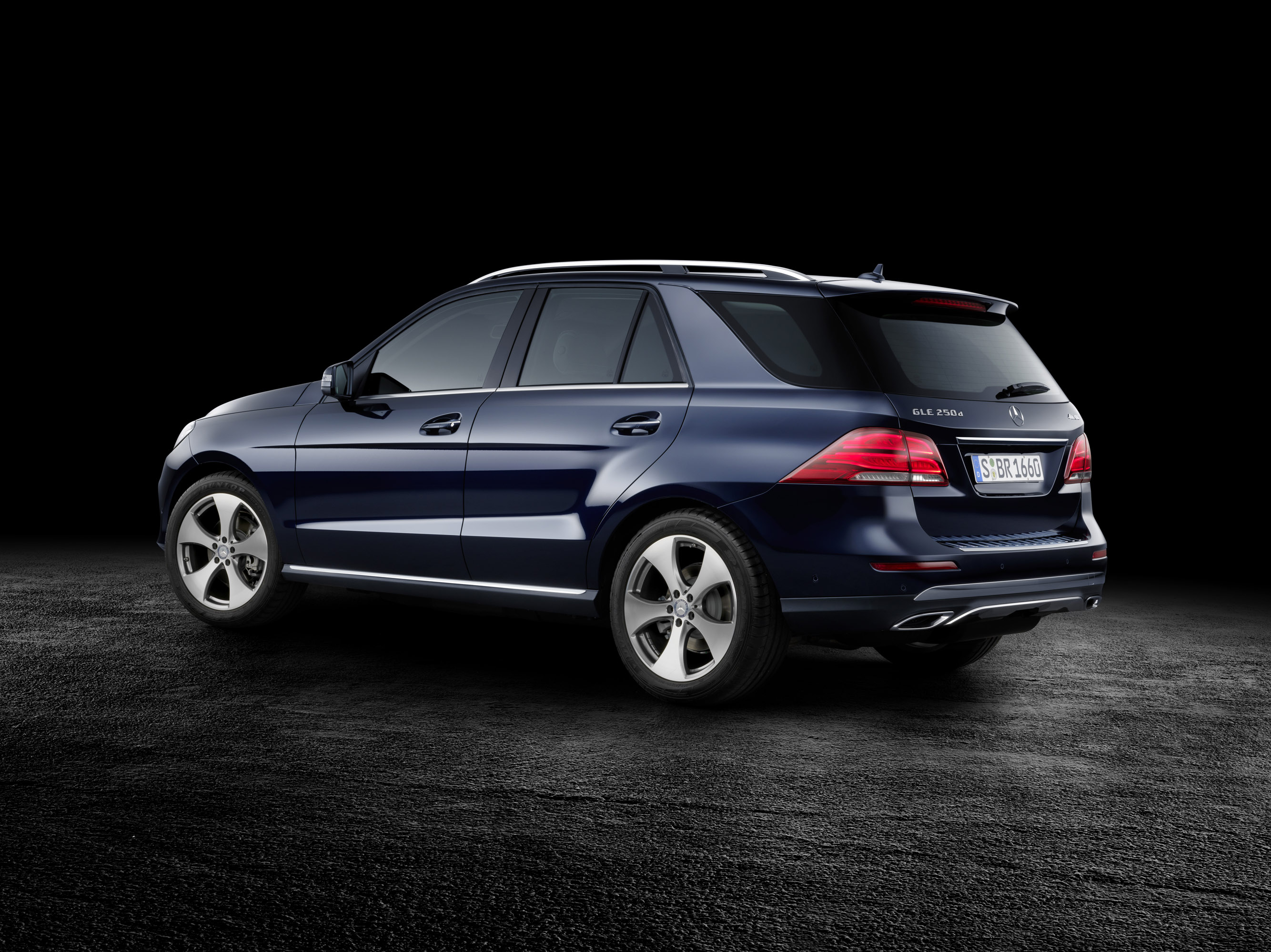 Mercedes-Benz GLE photo #24