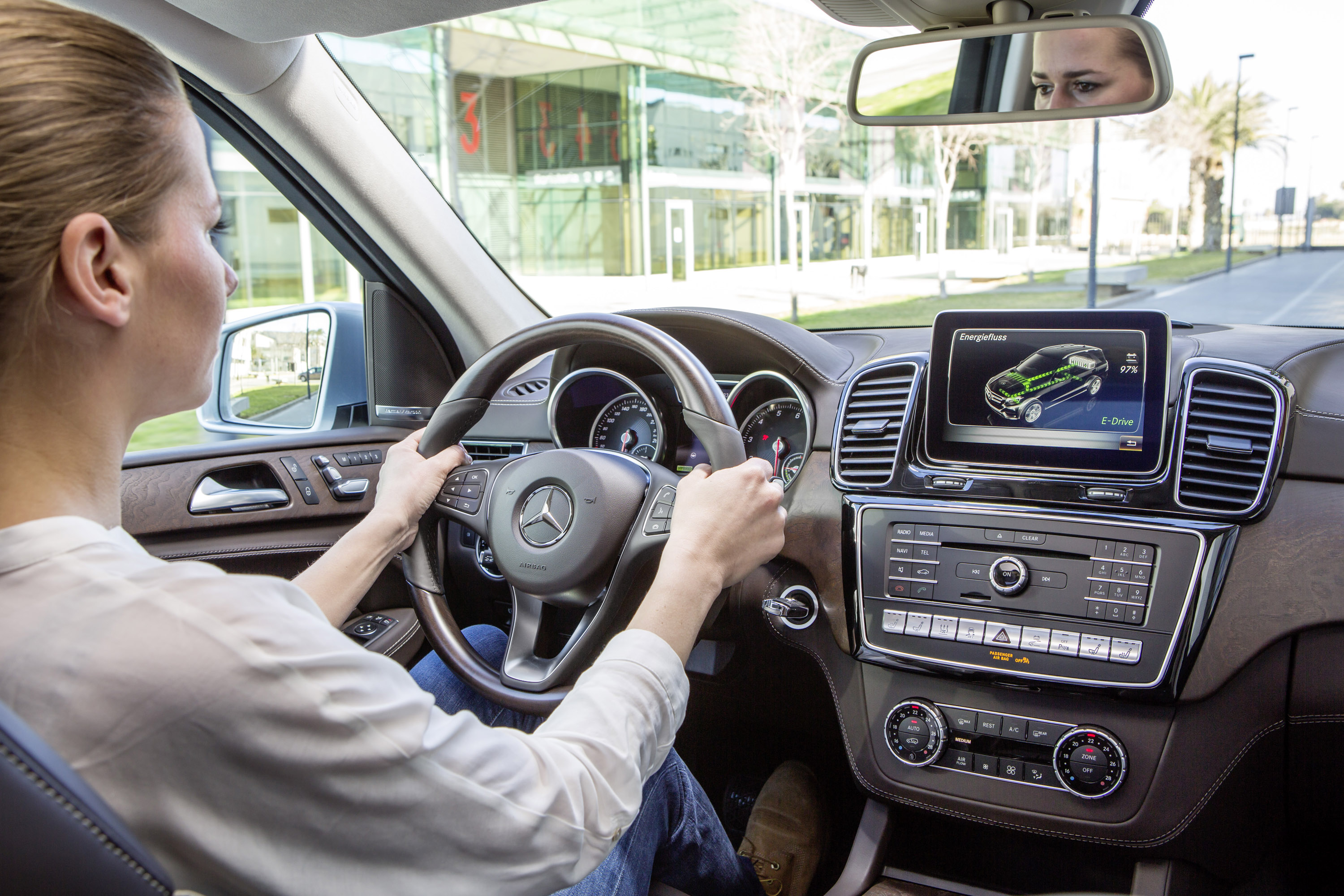 Mercedes-Benz GLE photo #39