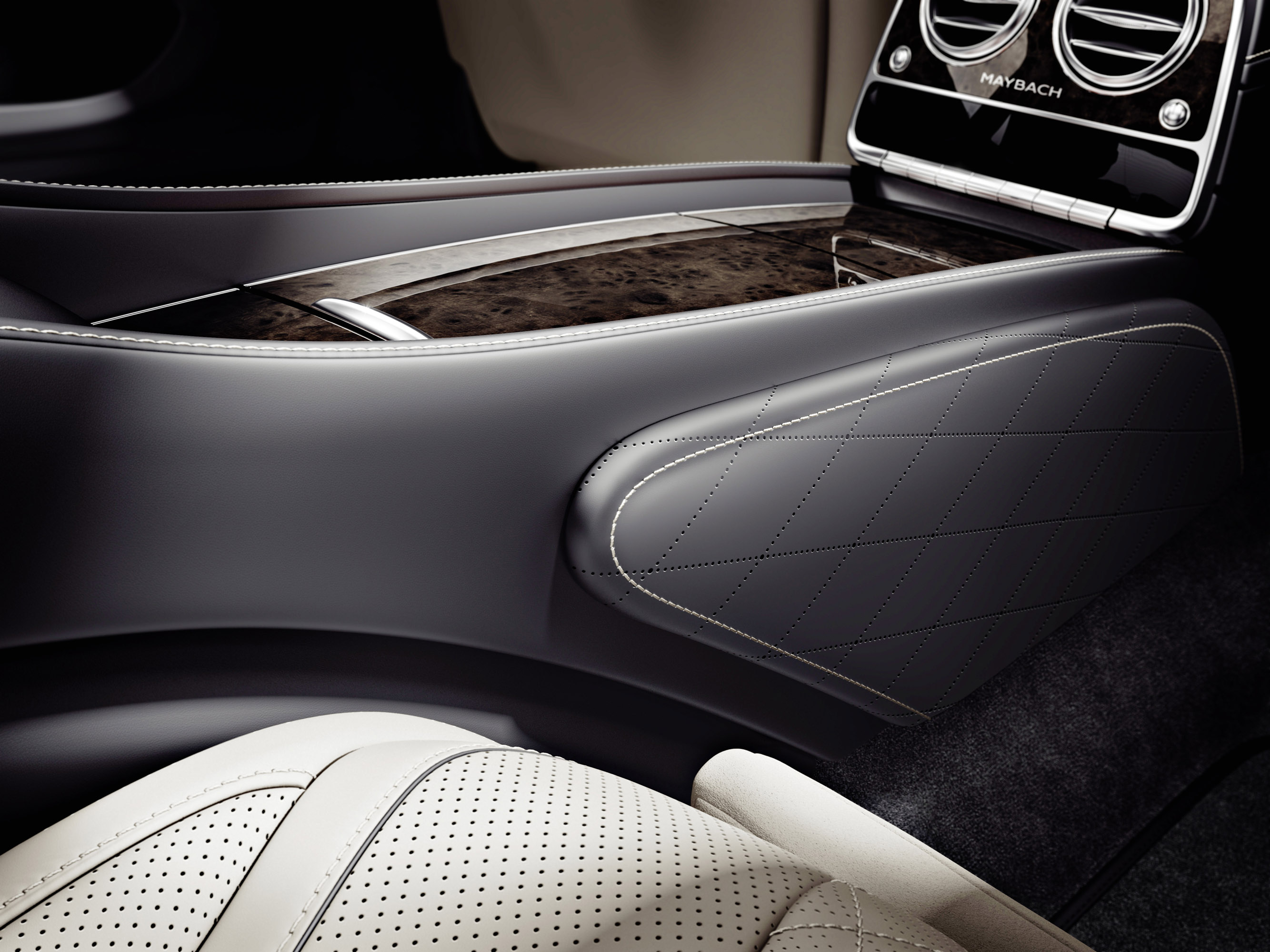 Mercedes-Benz S-Class Maybach photo #32