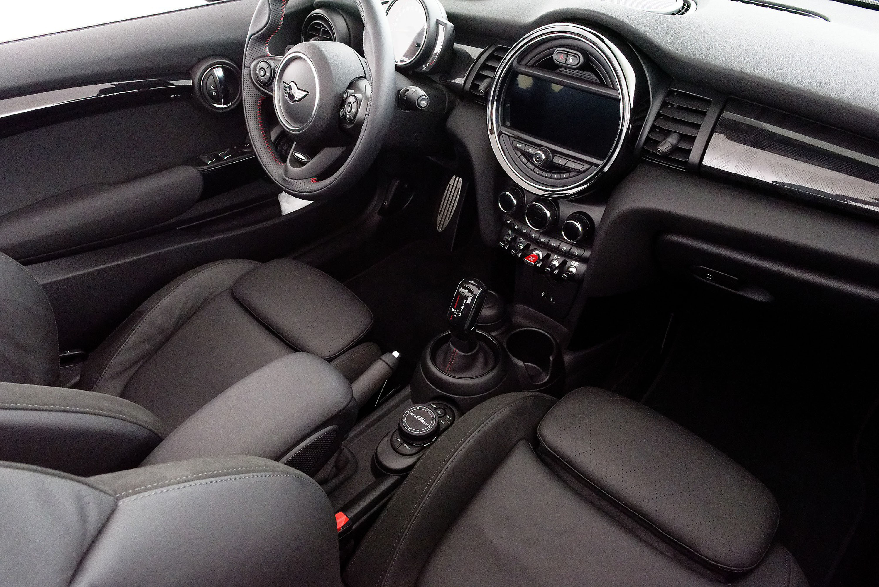Mini Cooper F57 photo #29