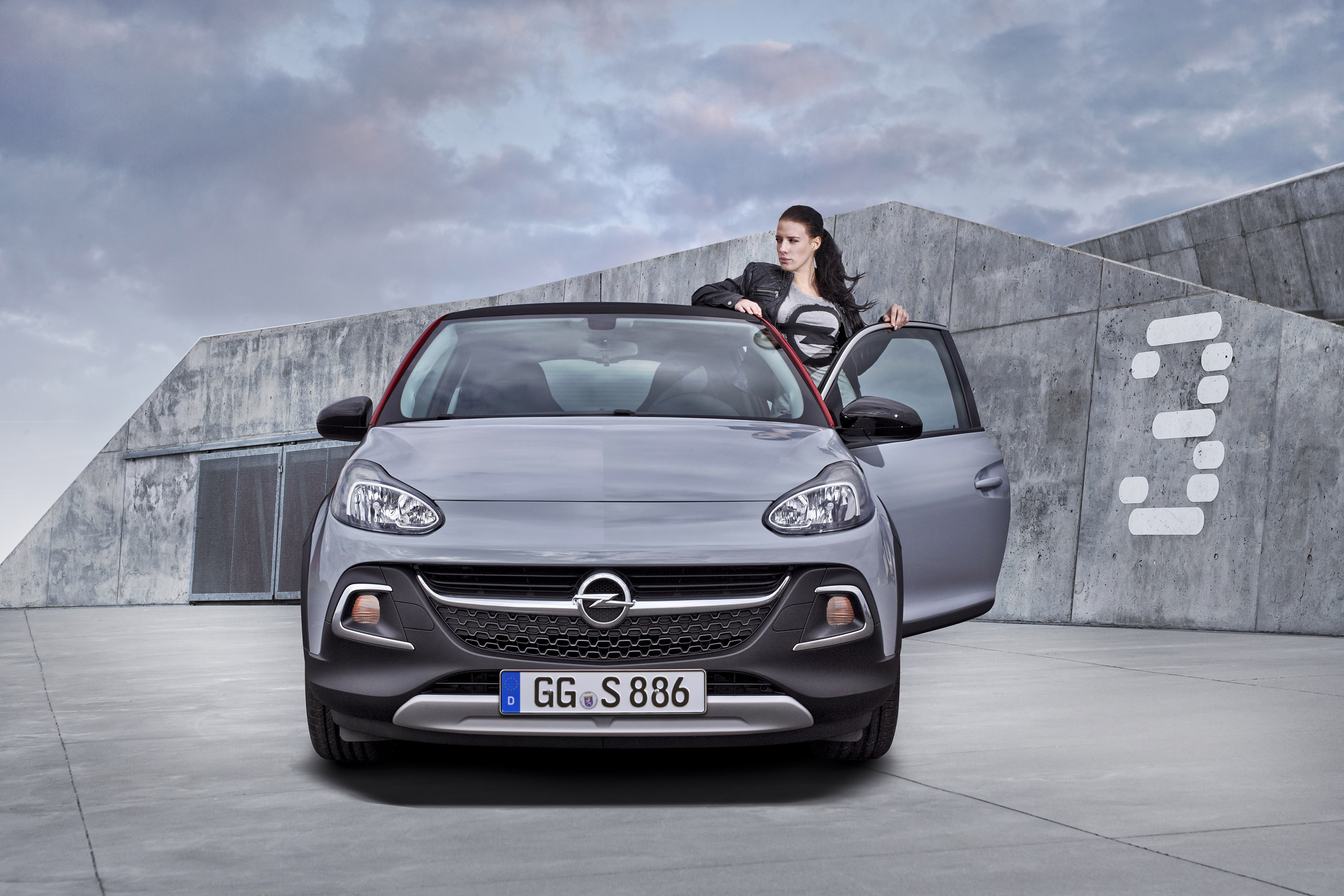 Opel Adam Rocks S photo #2