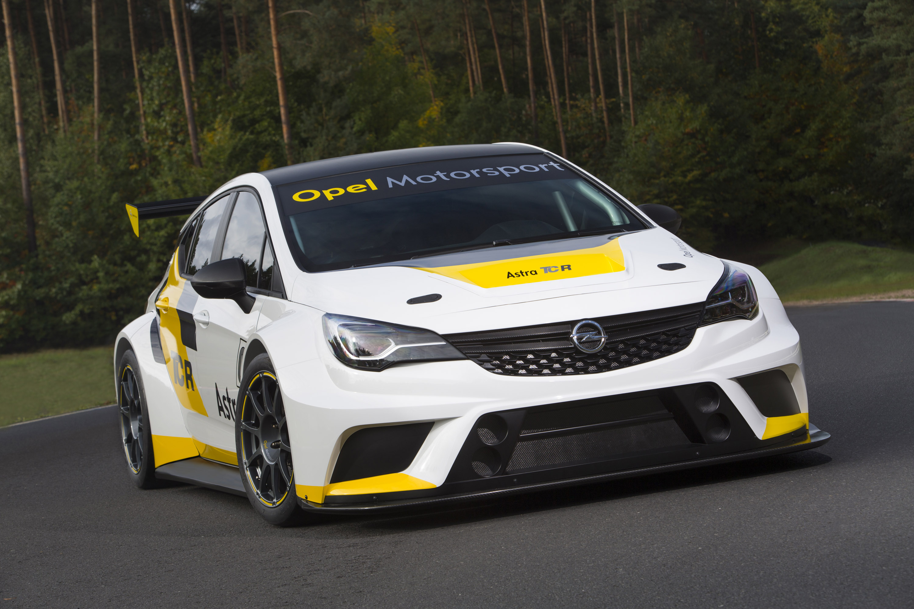 Opel Astra TCR photo #1