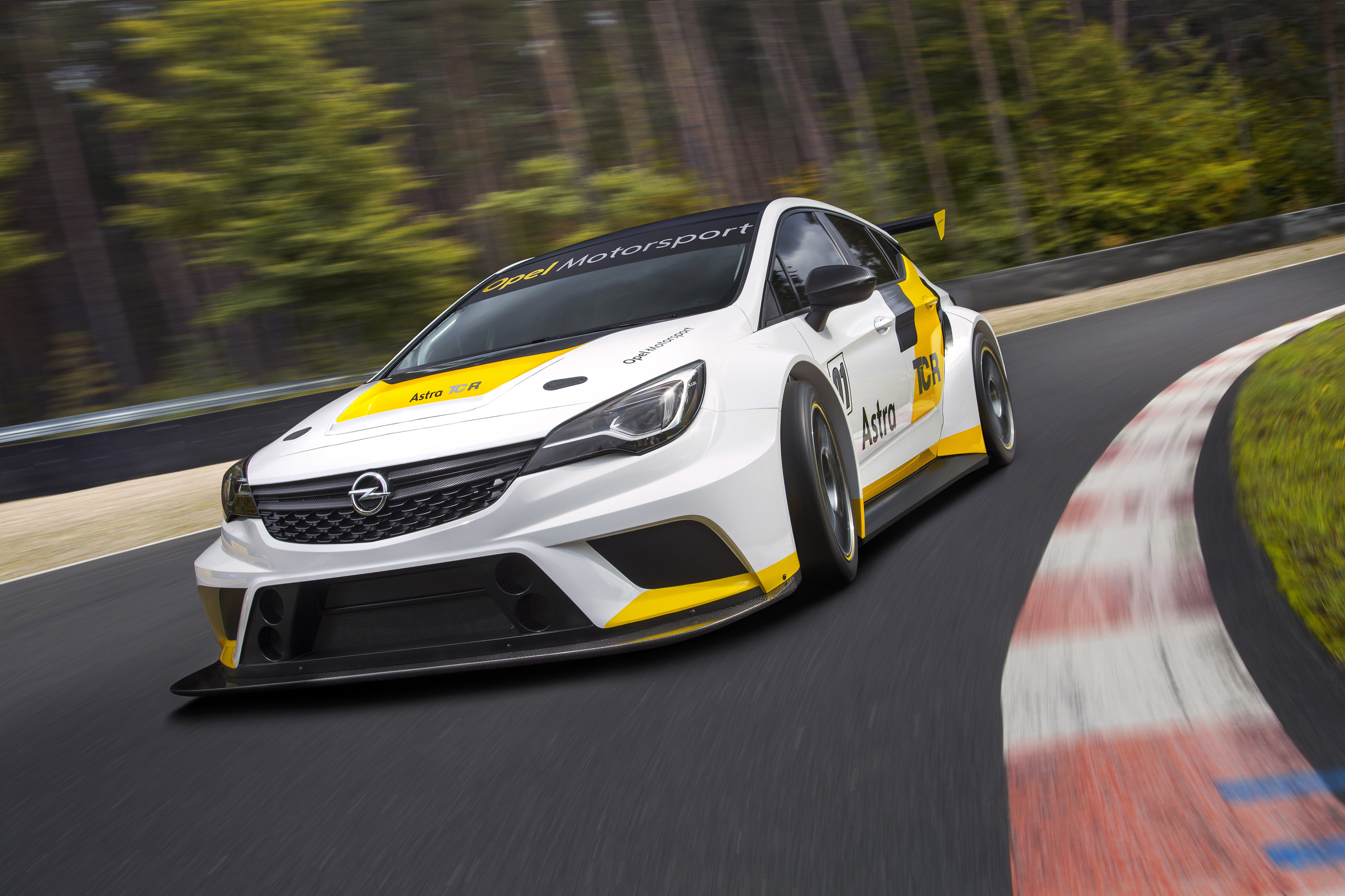 Opel Astra TCR photo #3