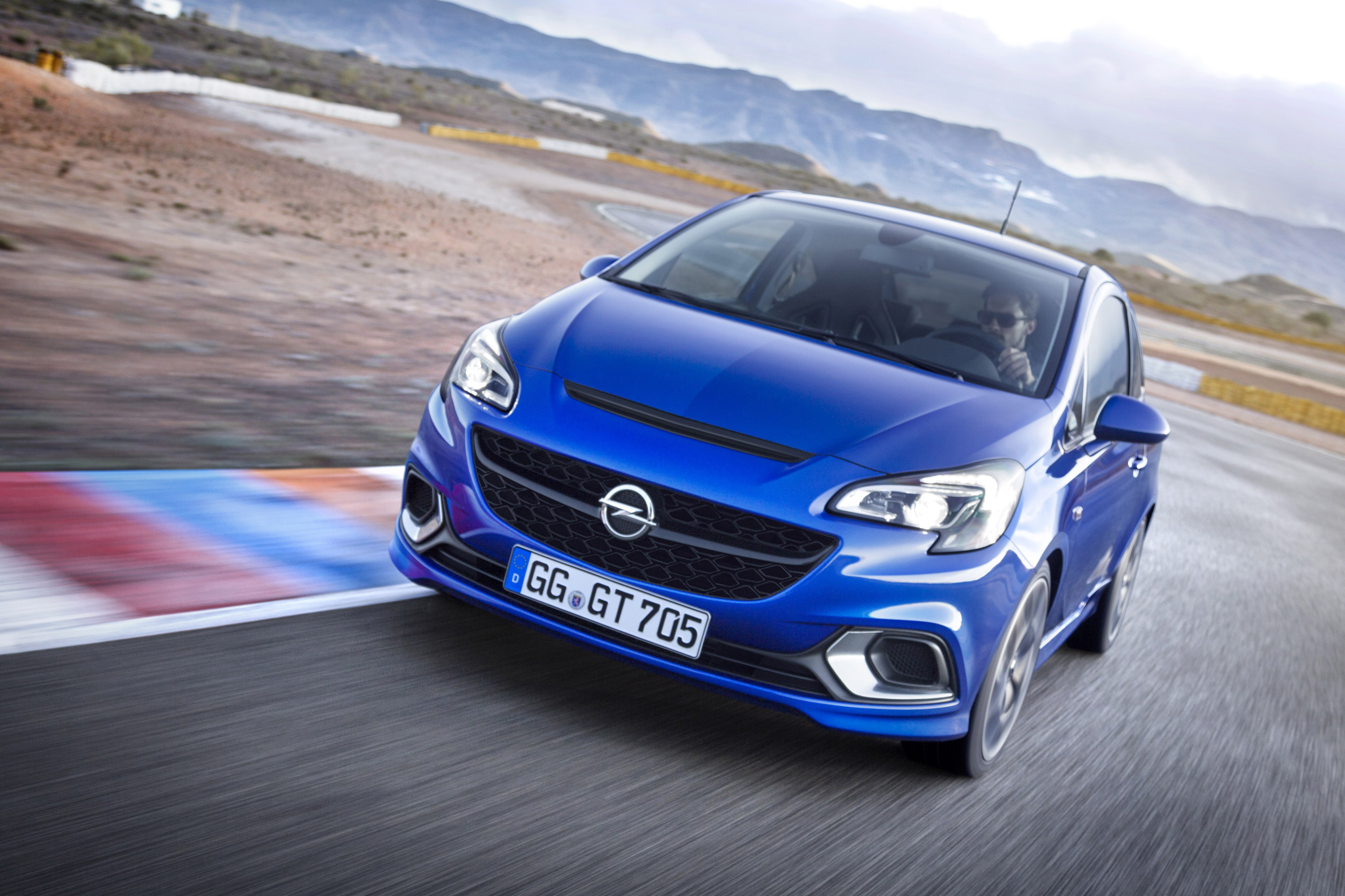 Opel Corsa OPC photo #2