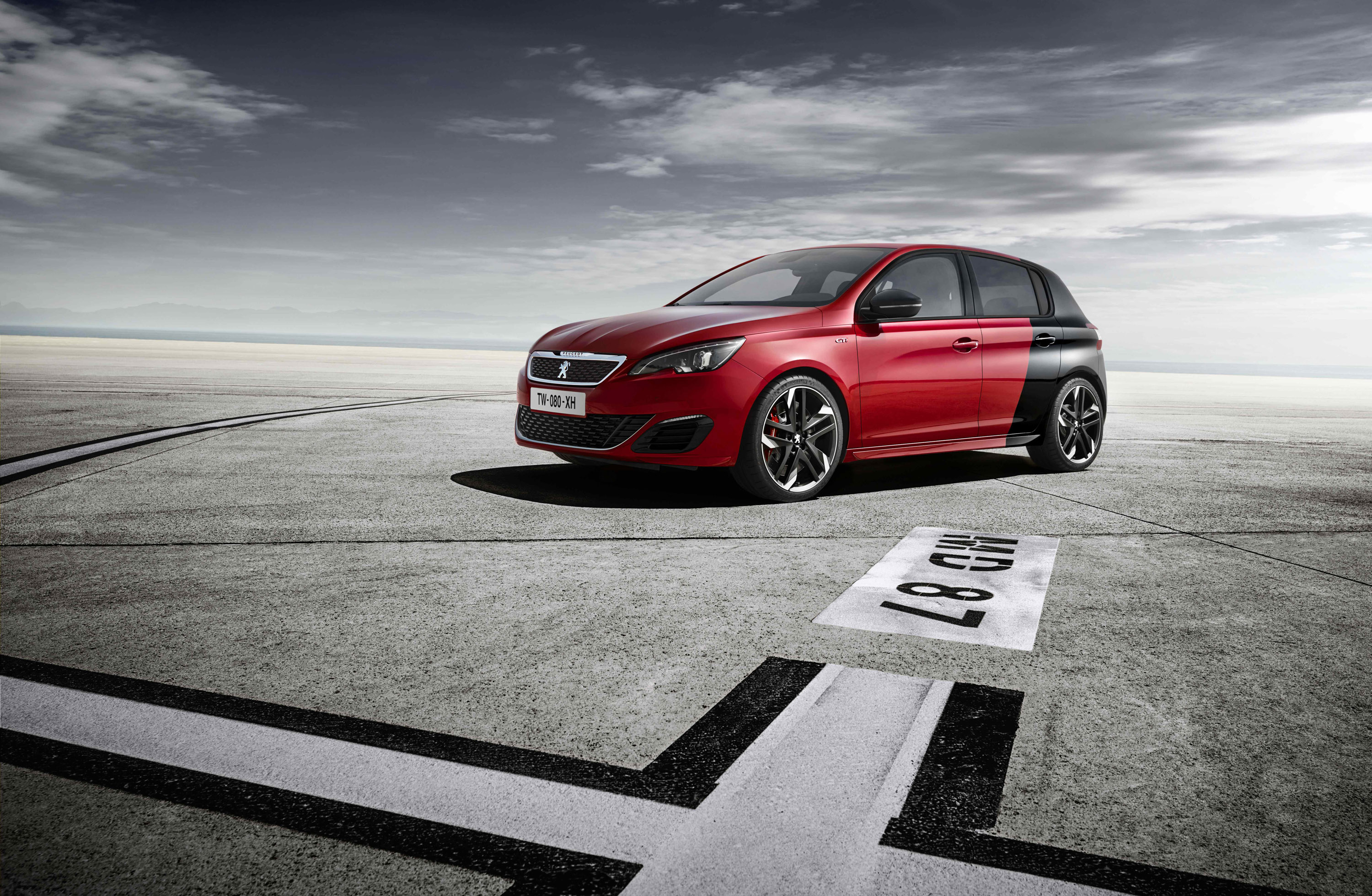 Peugeot 308 GTi photo #1