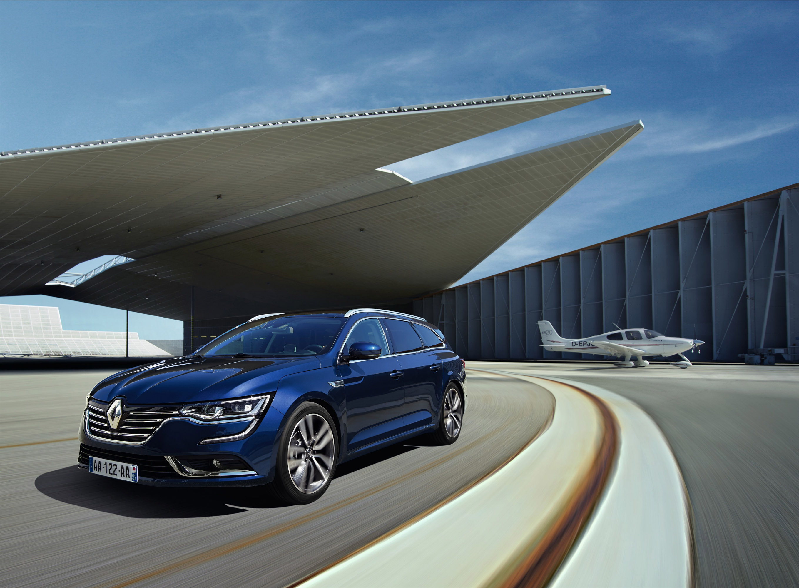 Renault Talisman Estate photo #1