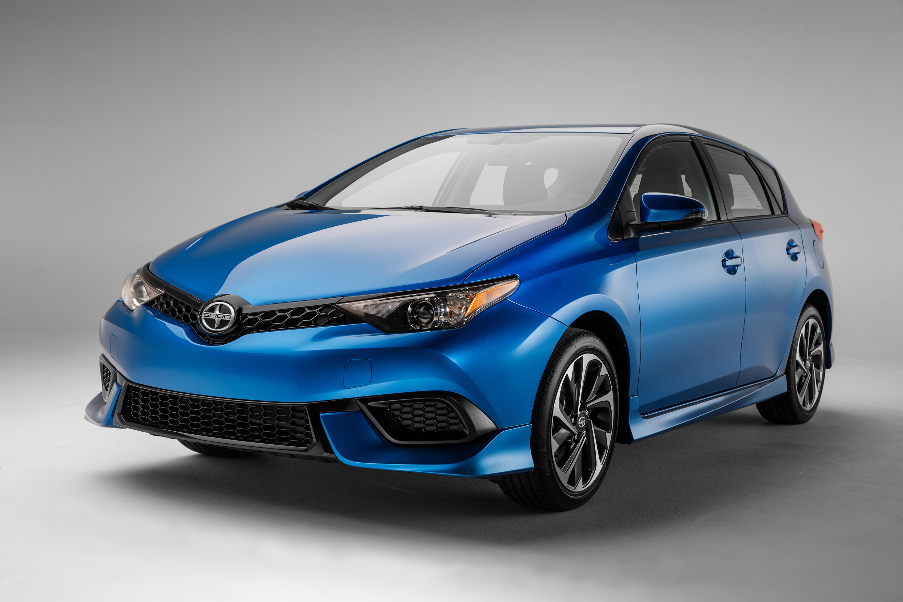 Scion iM photo #1