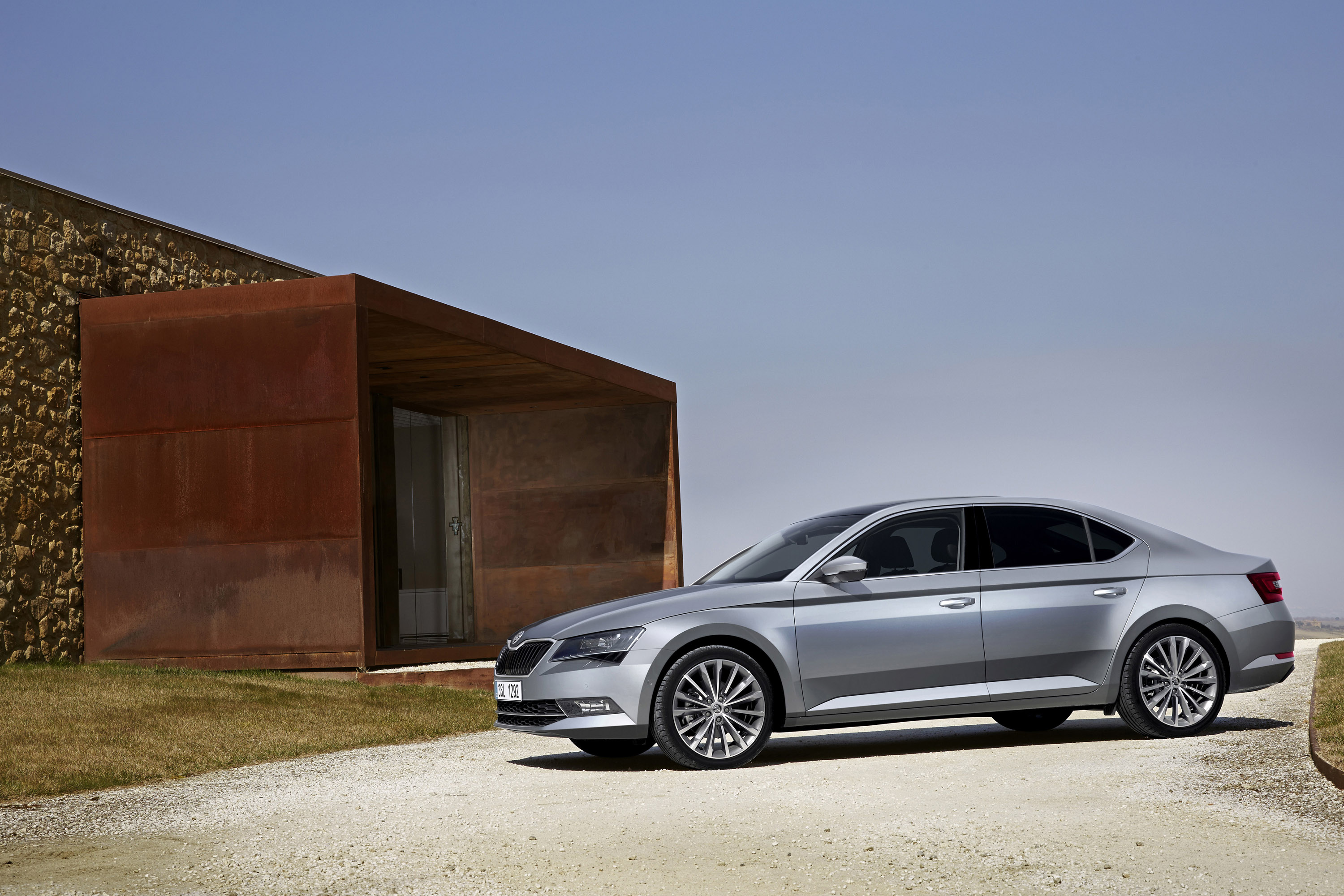 Skoda Superb photo #37