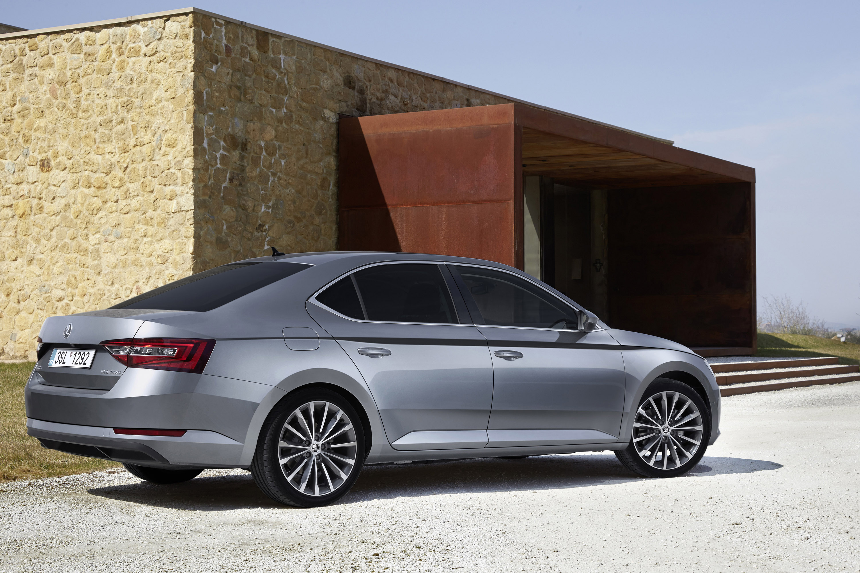 Skoda Superb photo #40